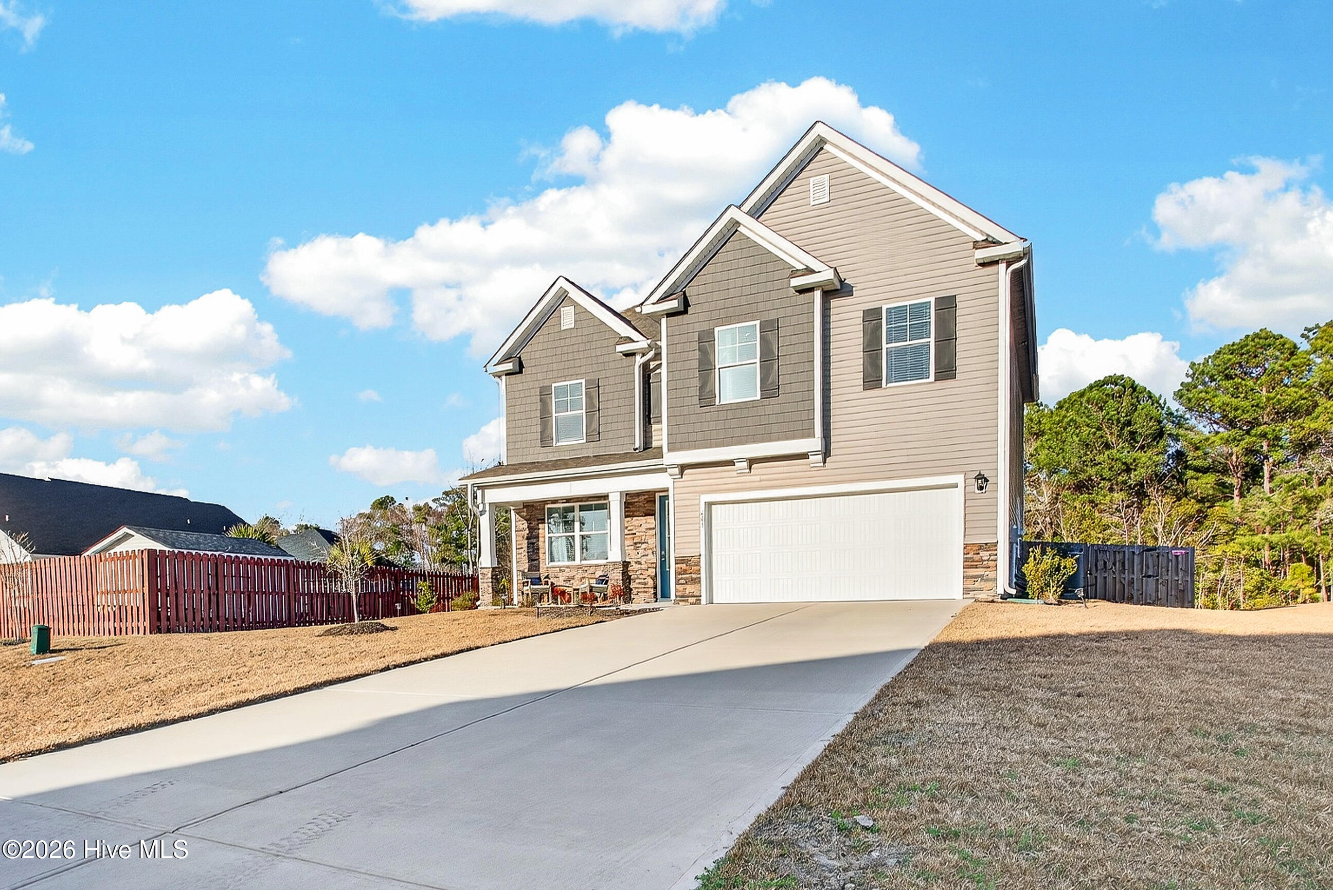 100558973 | Photo 32