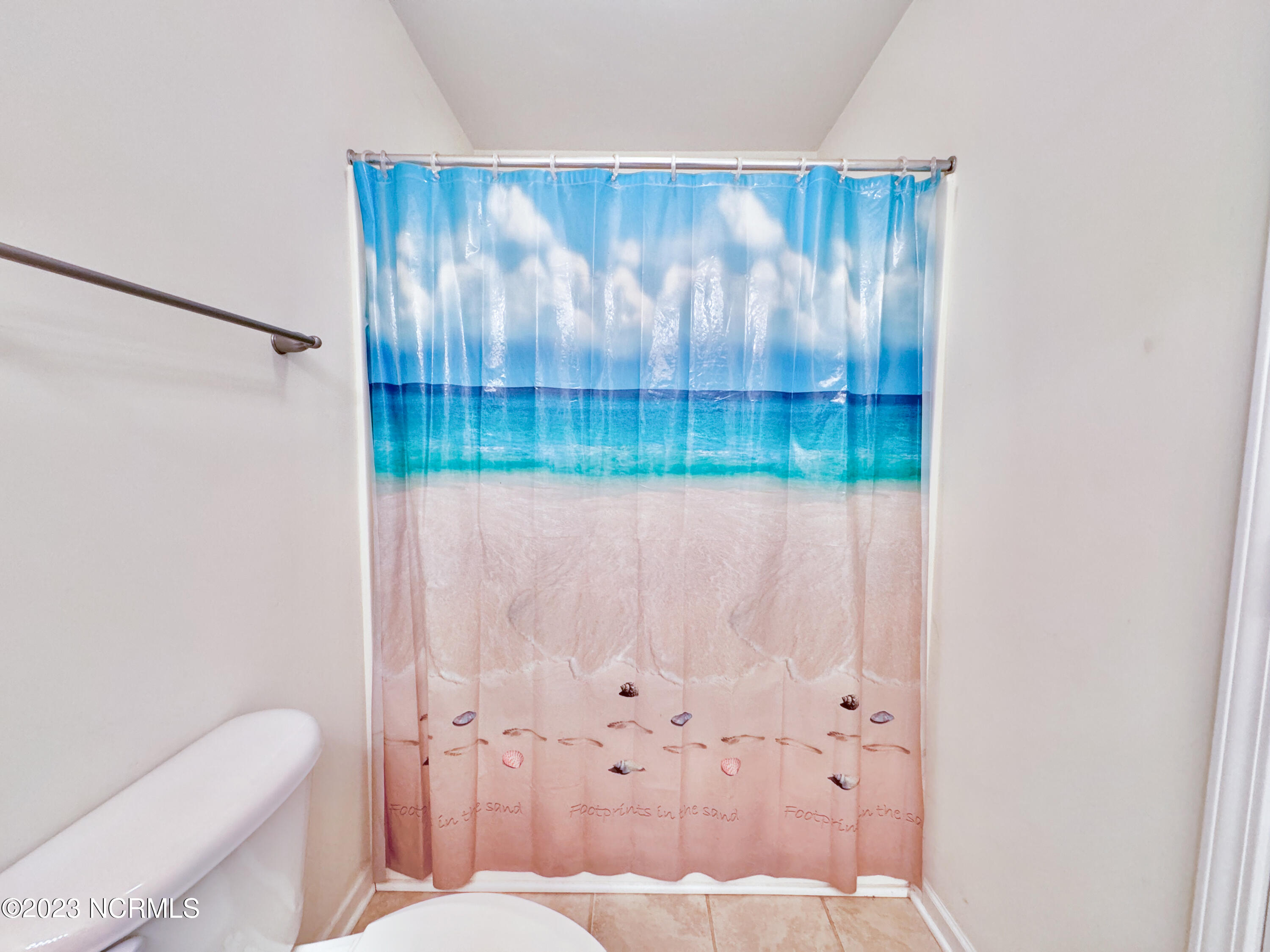 100546069 | Photo 35