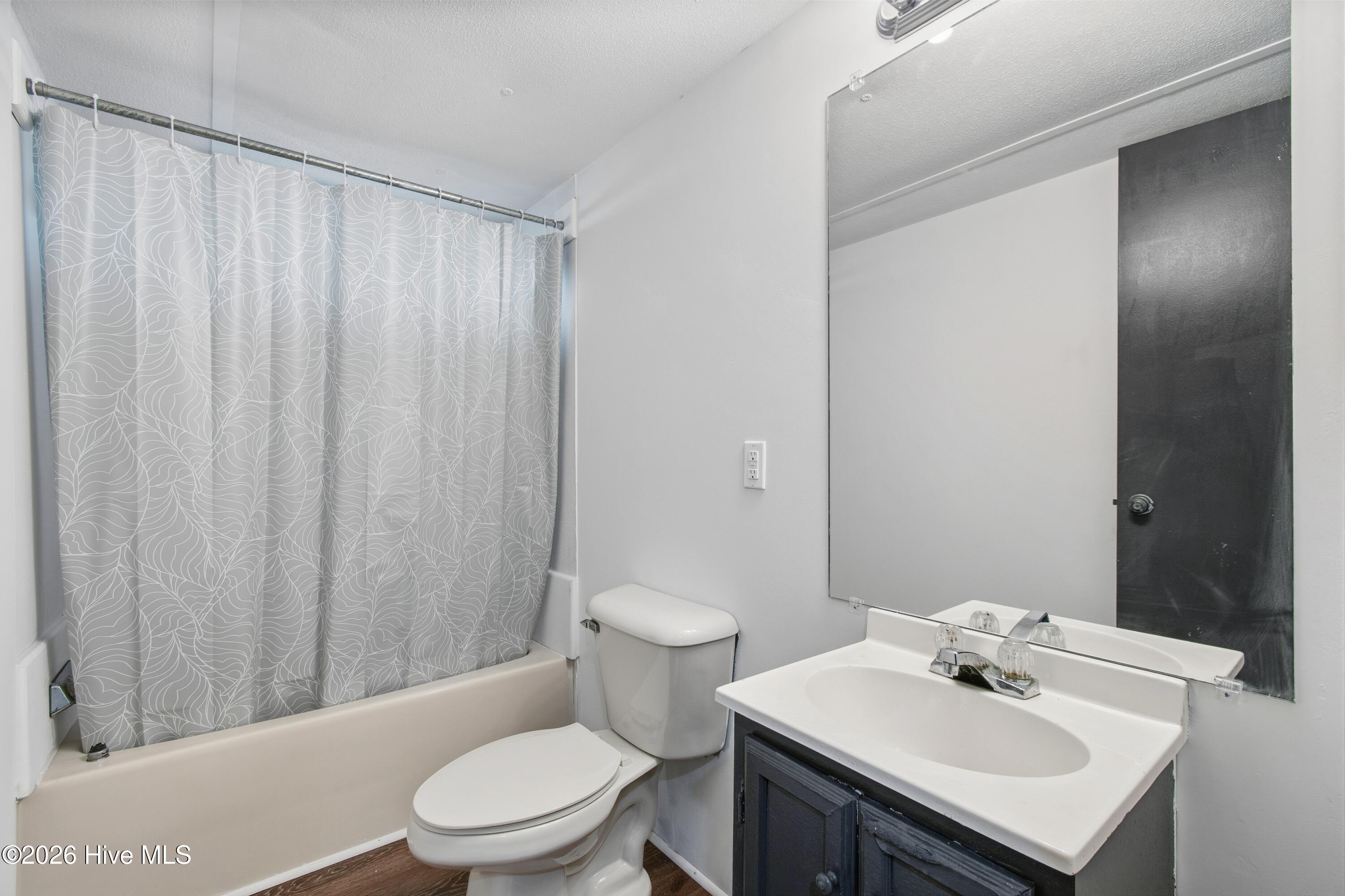 100553842 | Photo 28