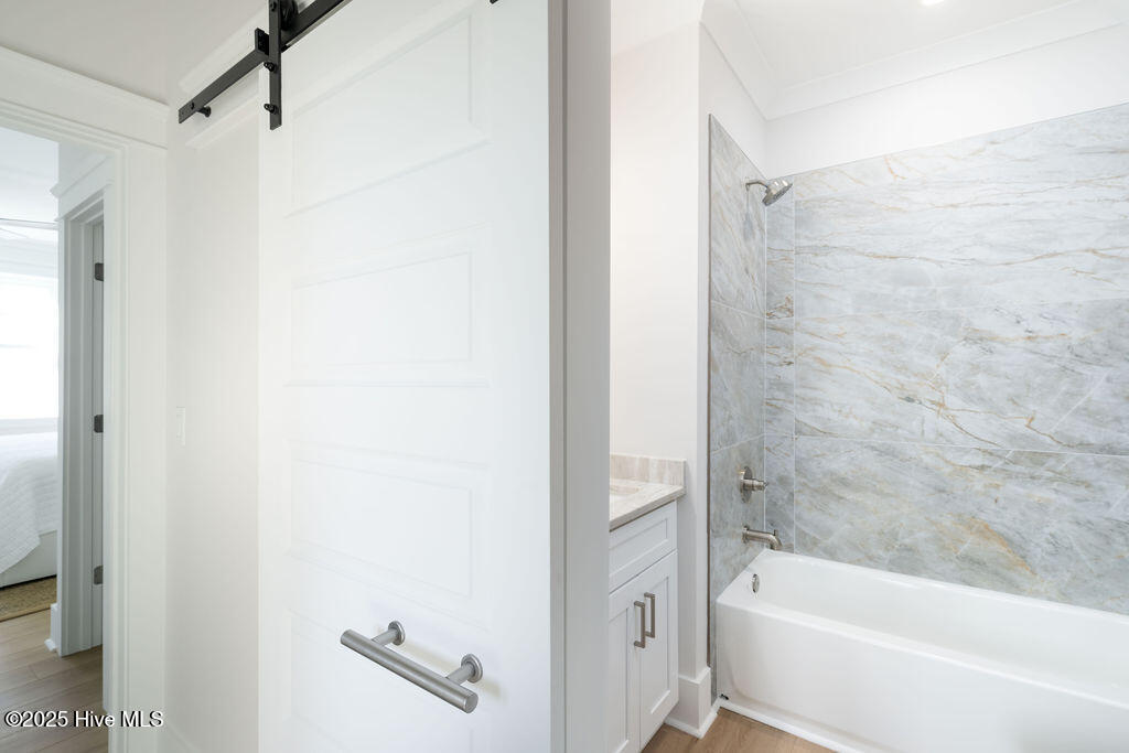 100564939 | Photo 28