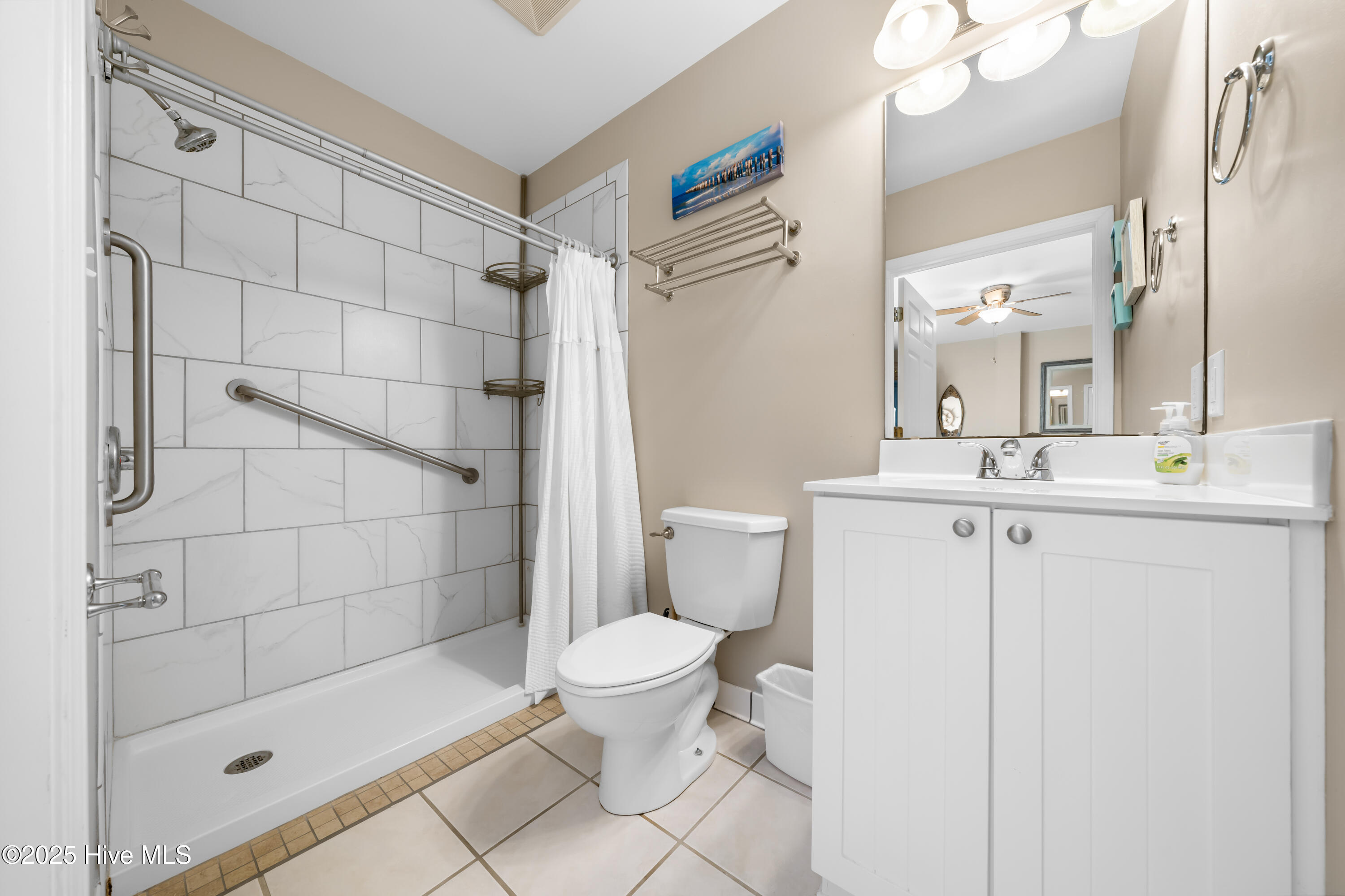 100532261 | Photo 17