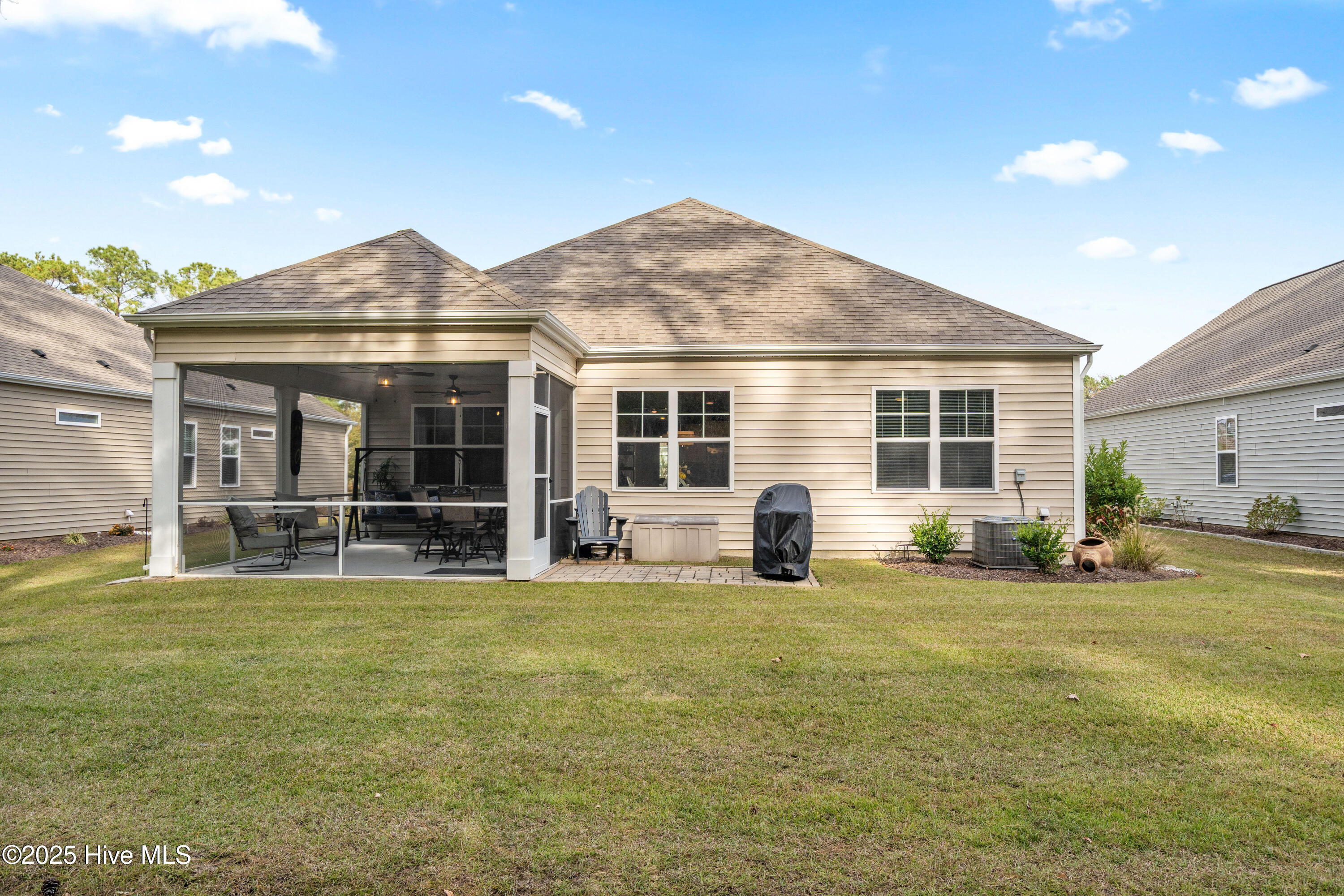 100541671 | Photo 51