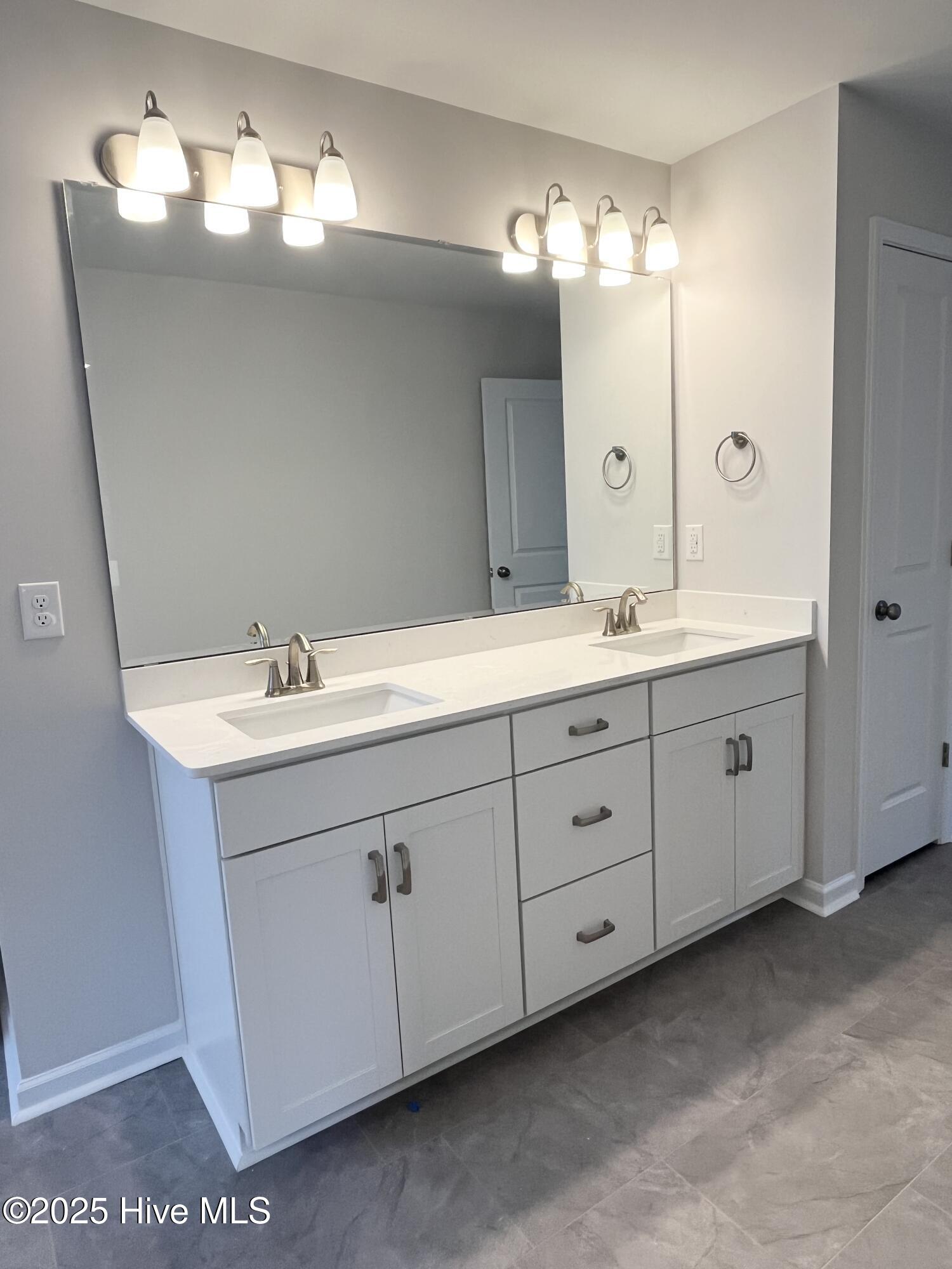 100500243 | Photo 13