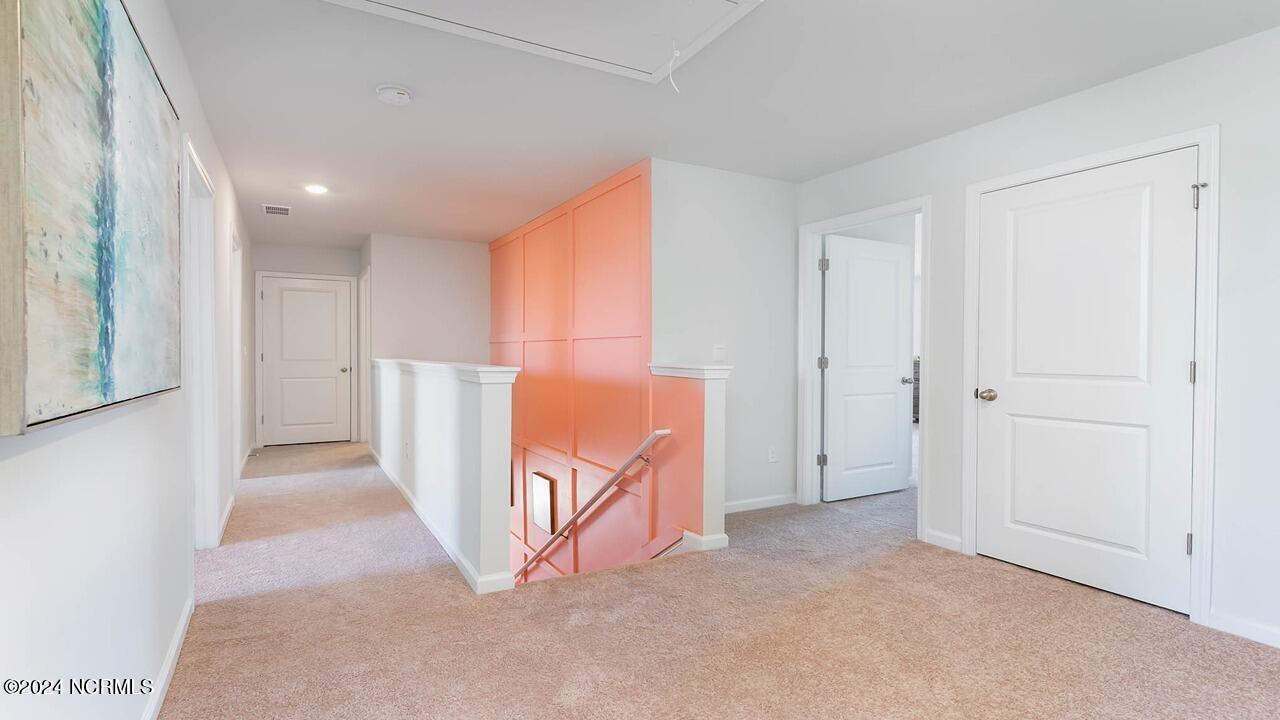 100559610 | Photo 14