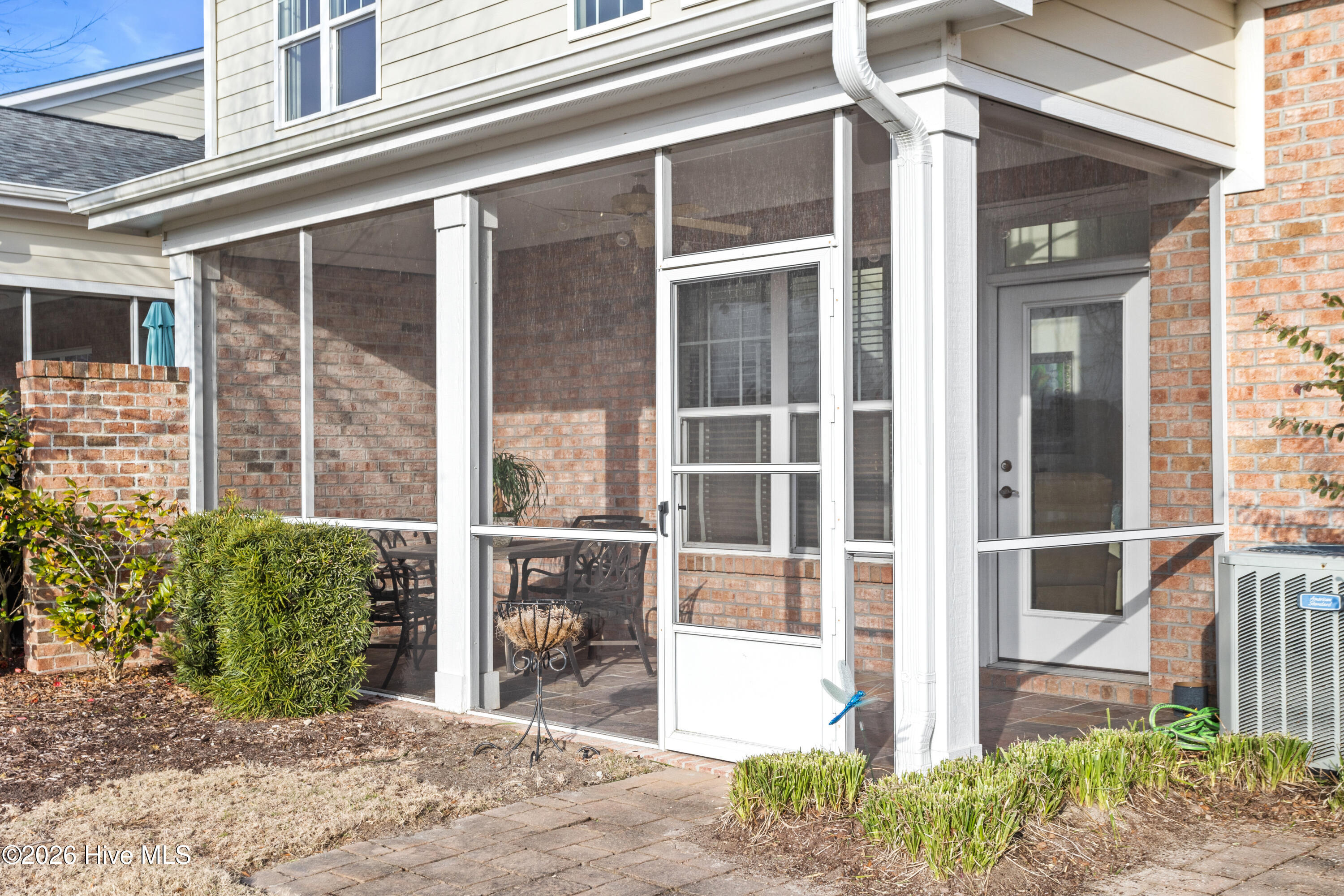 100565451 | Photo 27