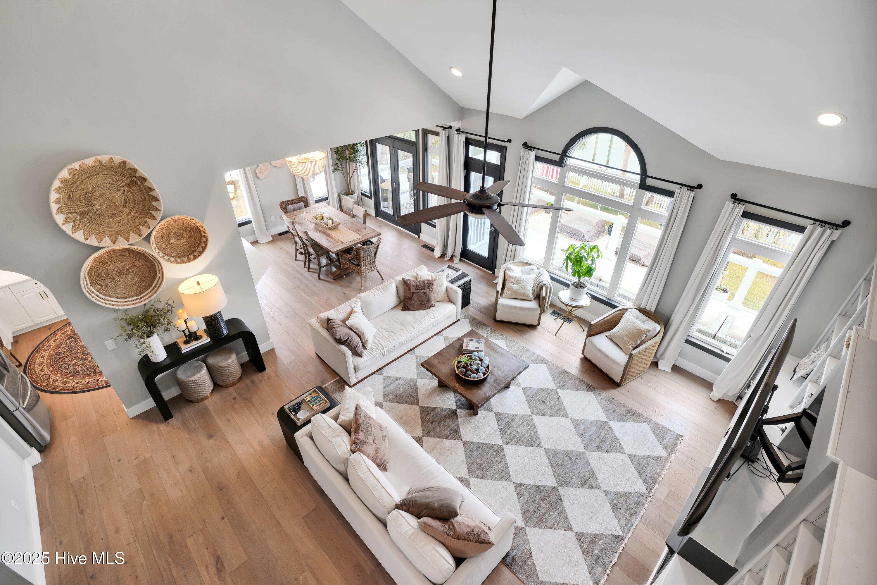 100540154 | Photo 21