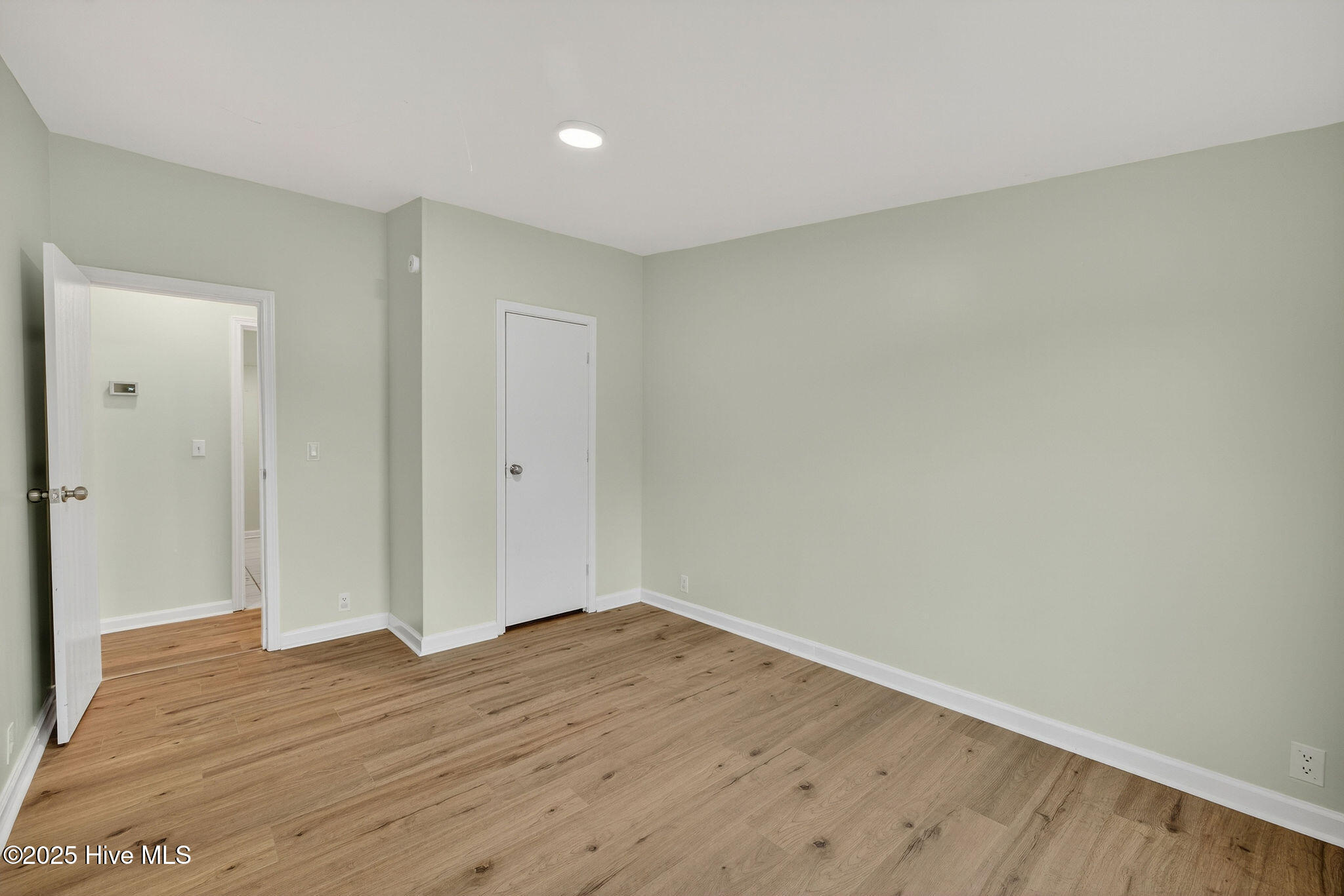 100539132 | Photo 34