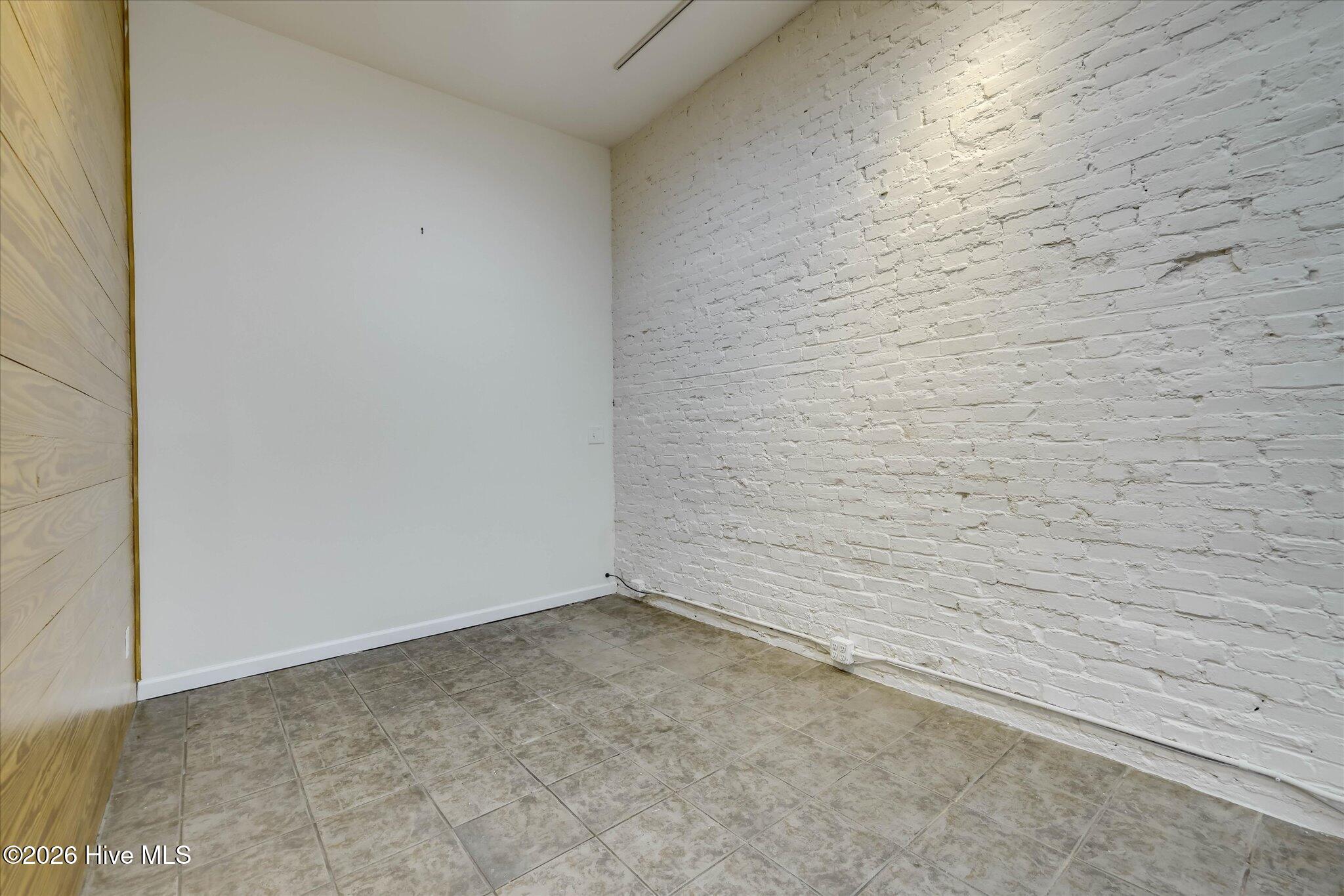 150 Fairfield St living