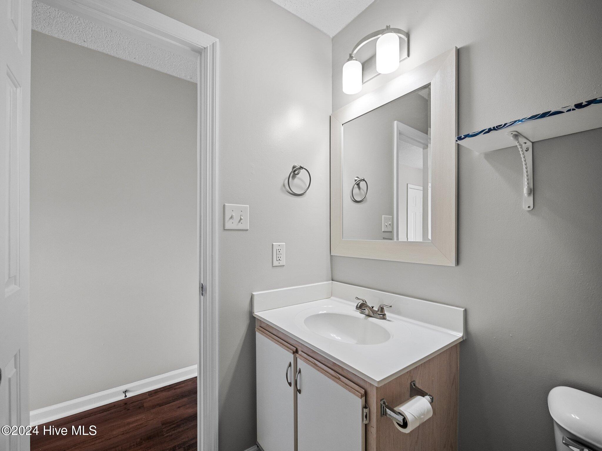 100542277 | Photo 15