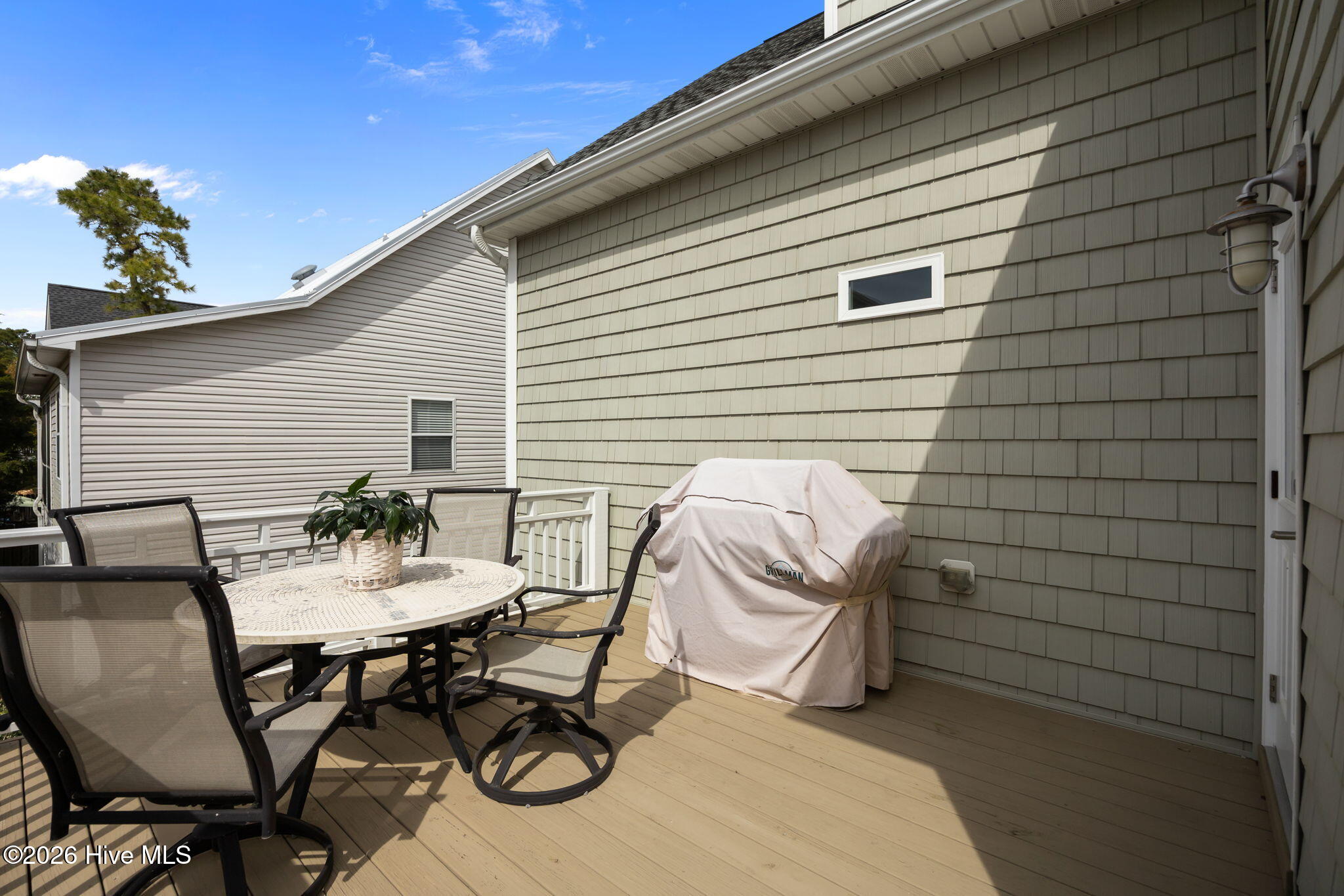 100564521 | Photo 35