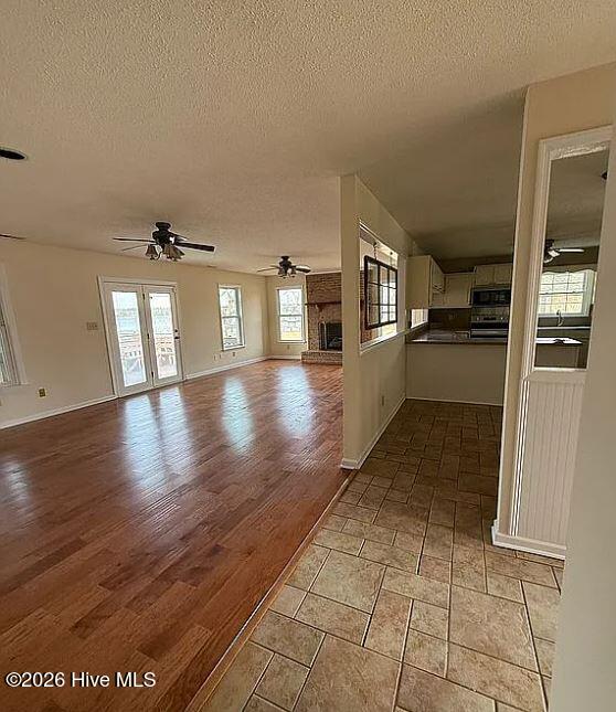 100561136 | Photo 19