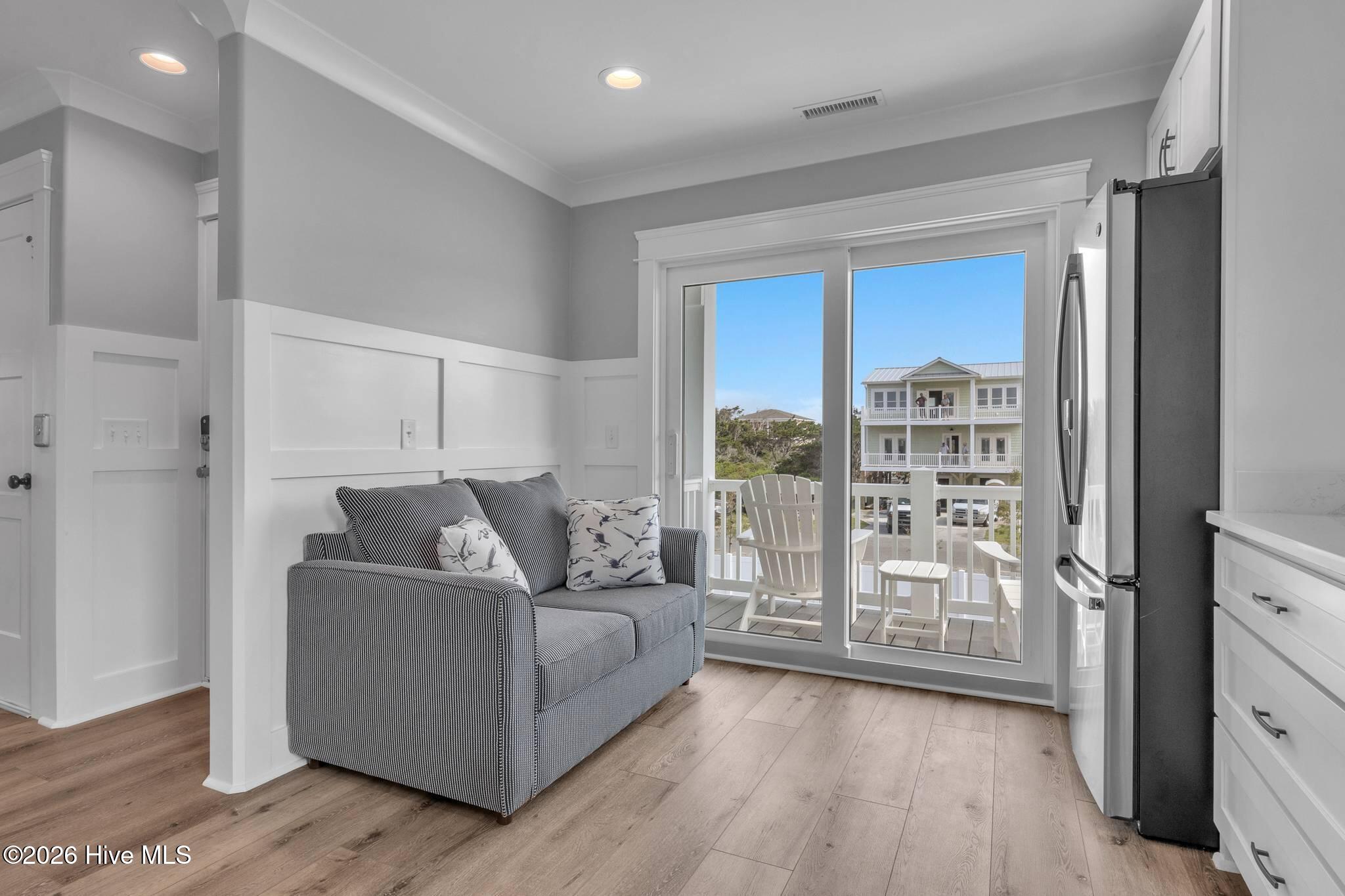 100558345 | Photo 61