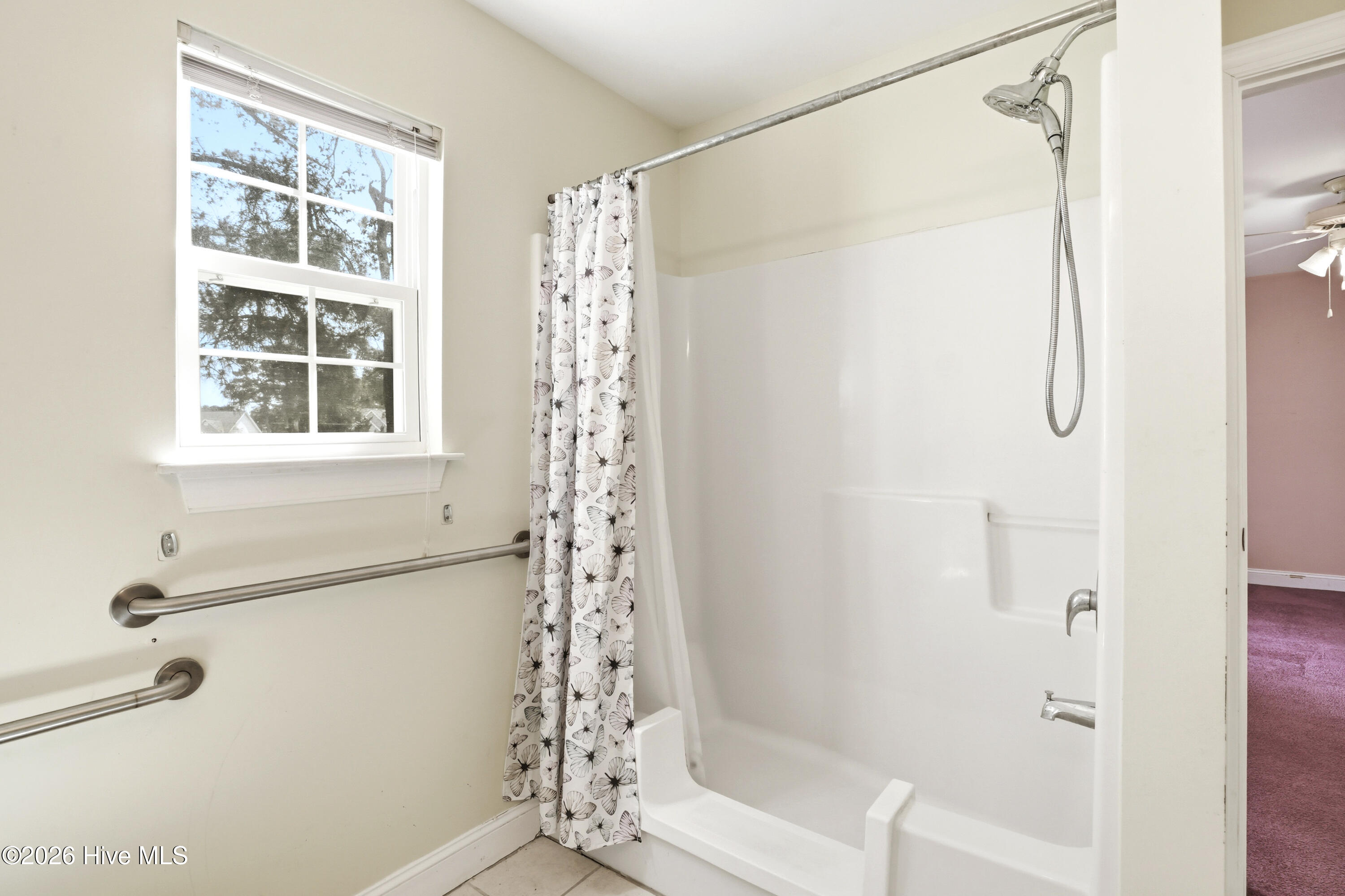 100562955 | Photo 36