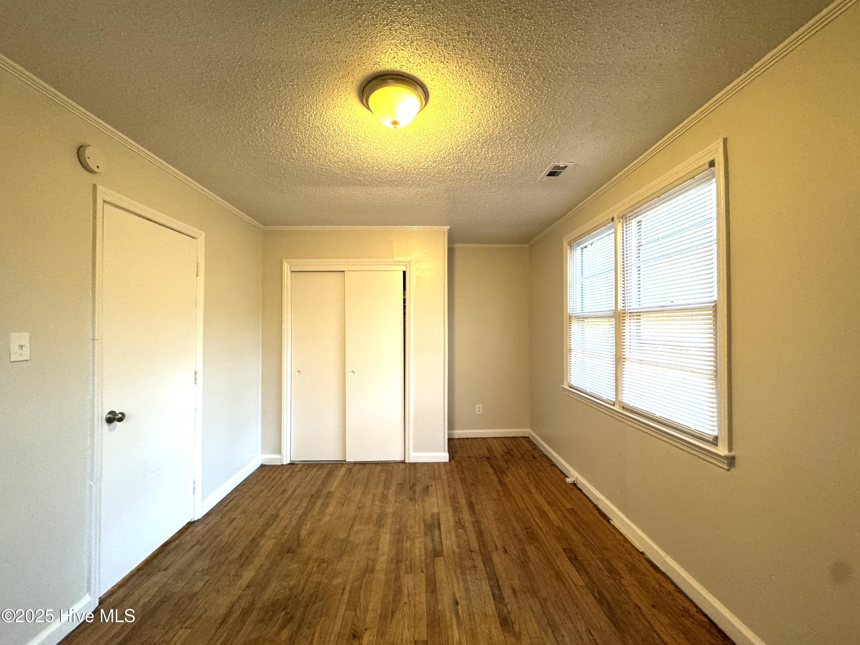 100556845 | Photo 13