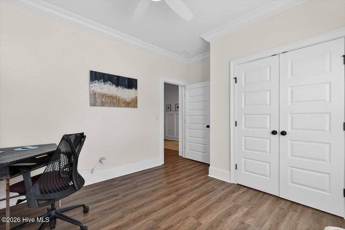 100548349 | Photo 50