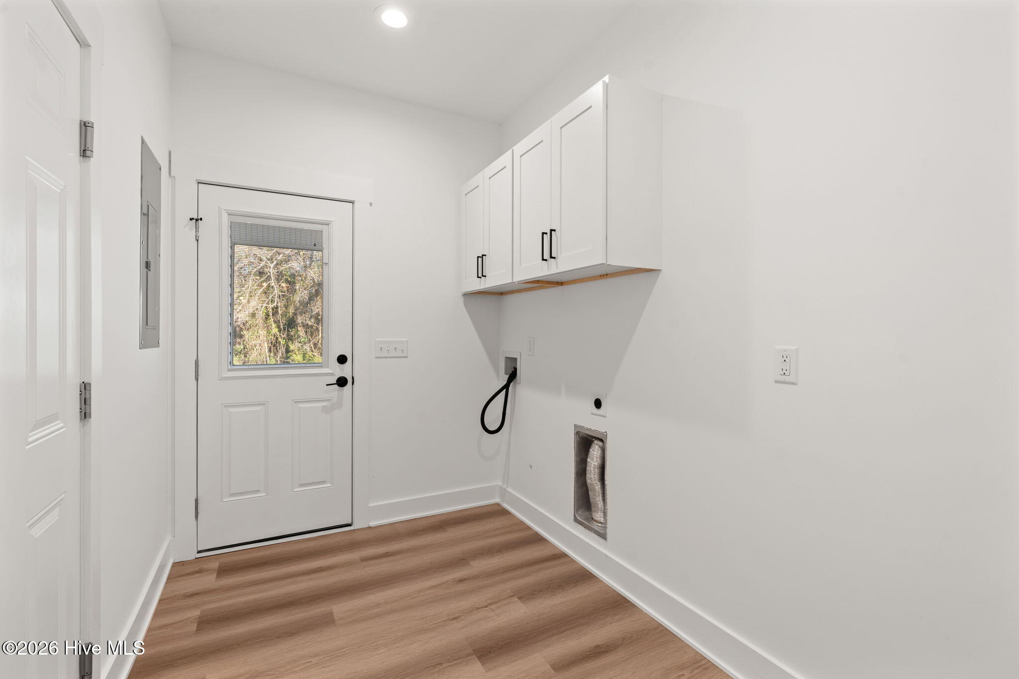 100562670 | Photo 25