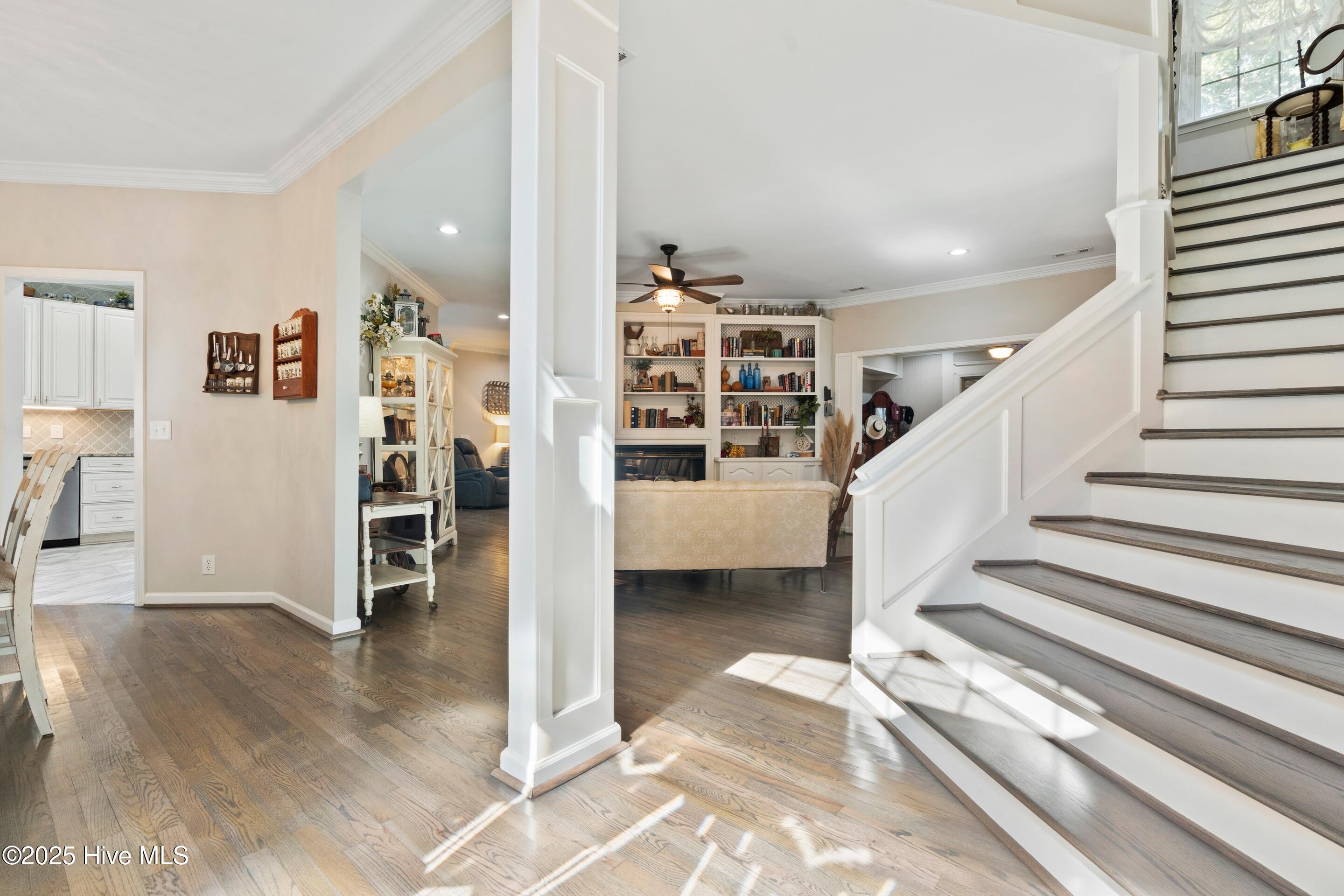 100538310 | Photo 14