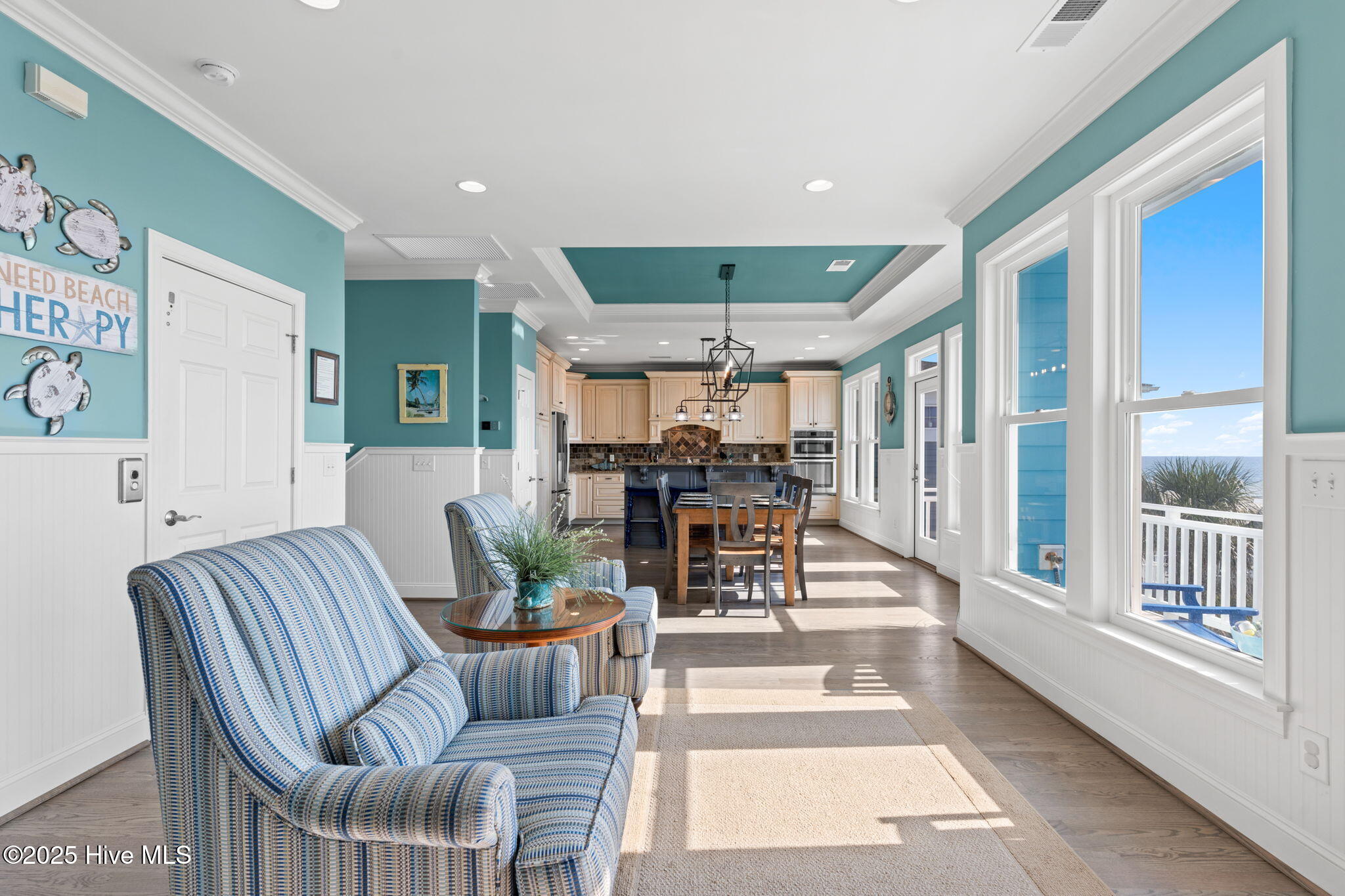 100542576 | Photo 14