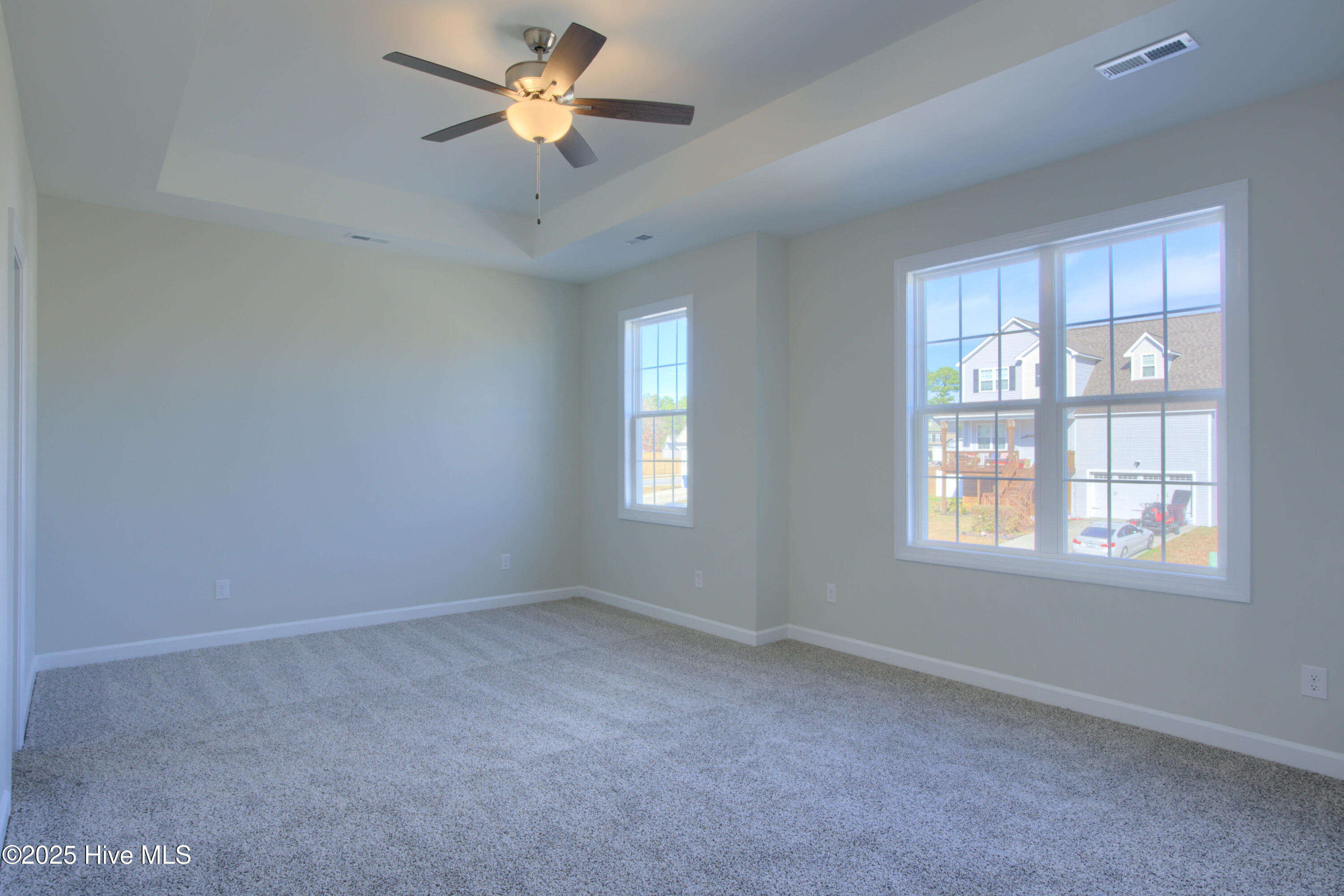 100527049 | Photo 19