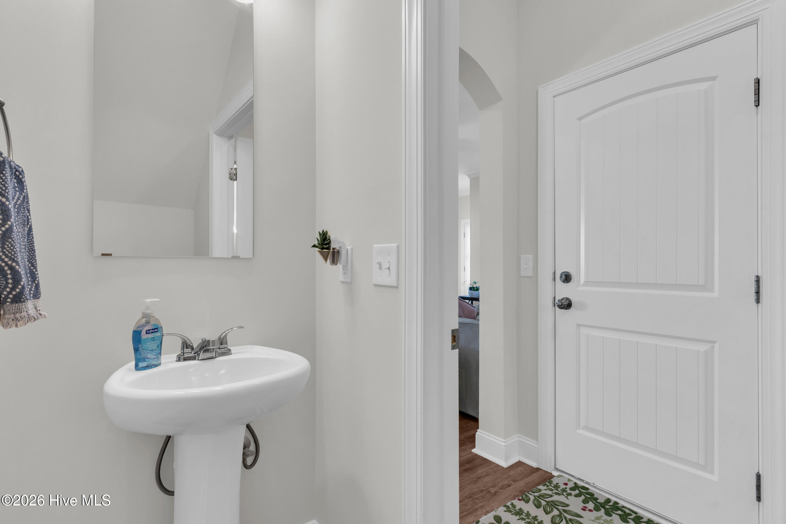 100548282 | Photo 15