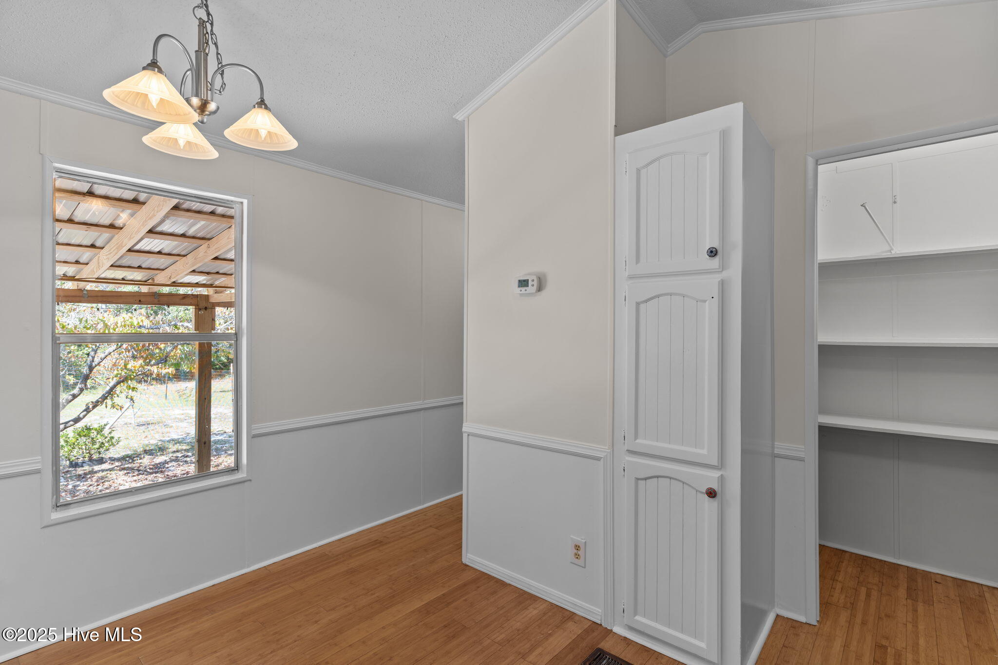 100531934 | Photo 32