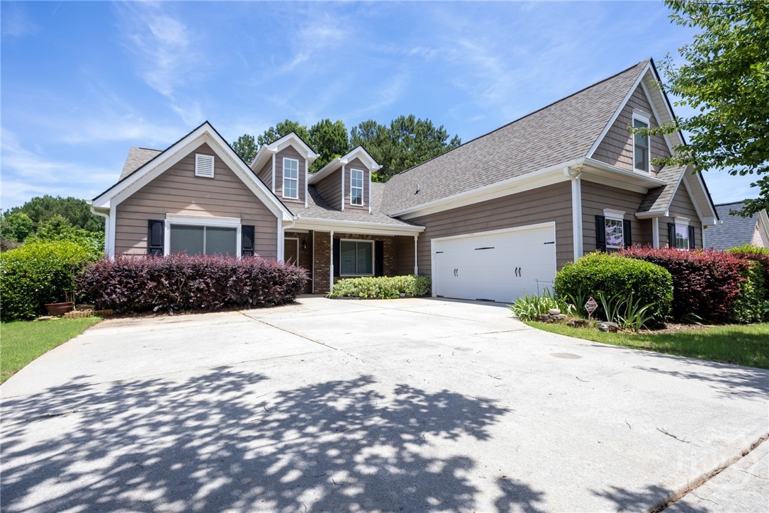 FEATURED LISTINGS