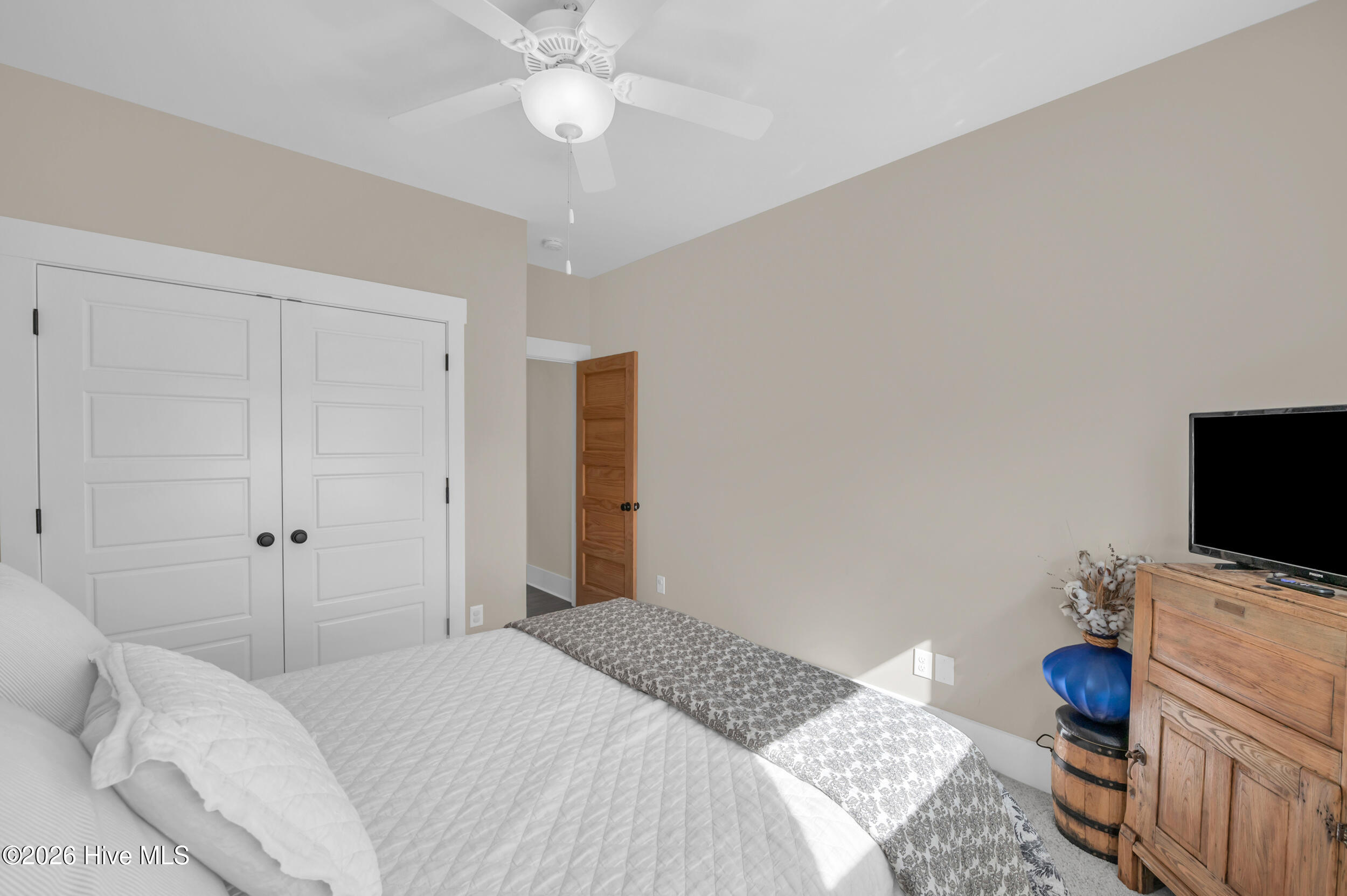 100550719 | Photo 33