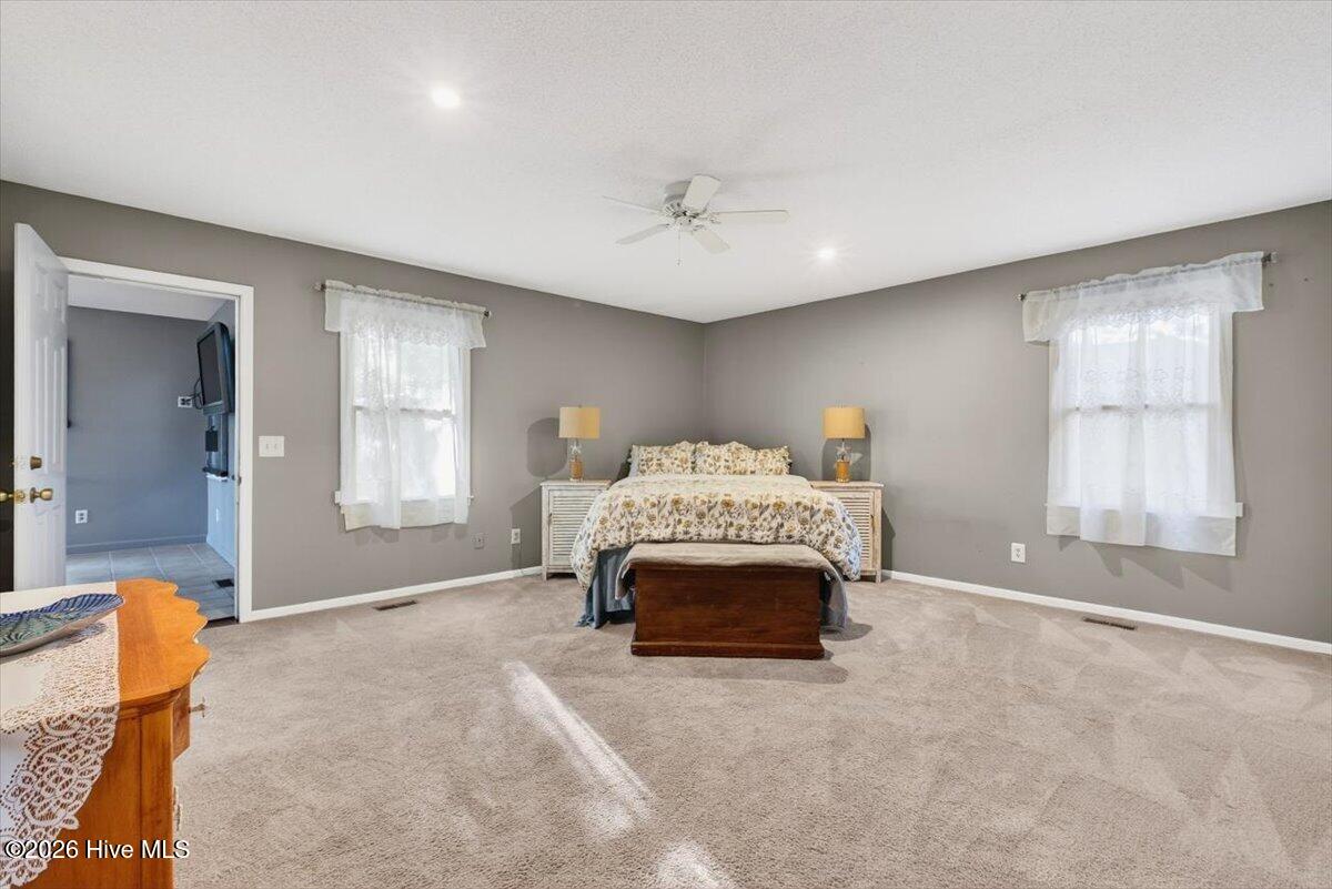 100554267 | Photo 25