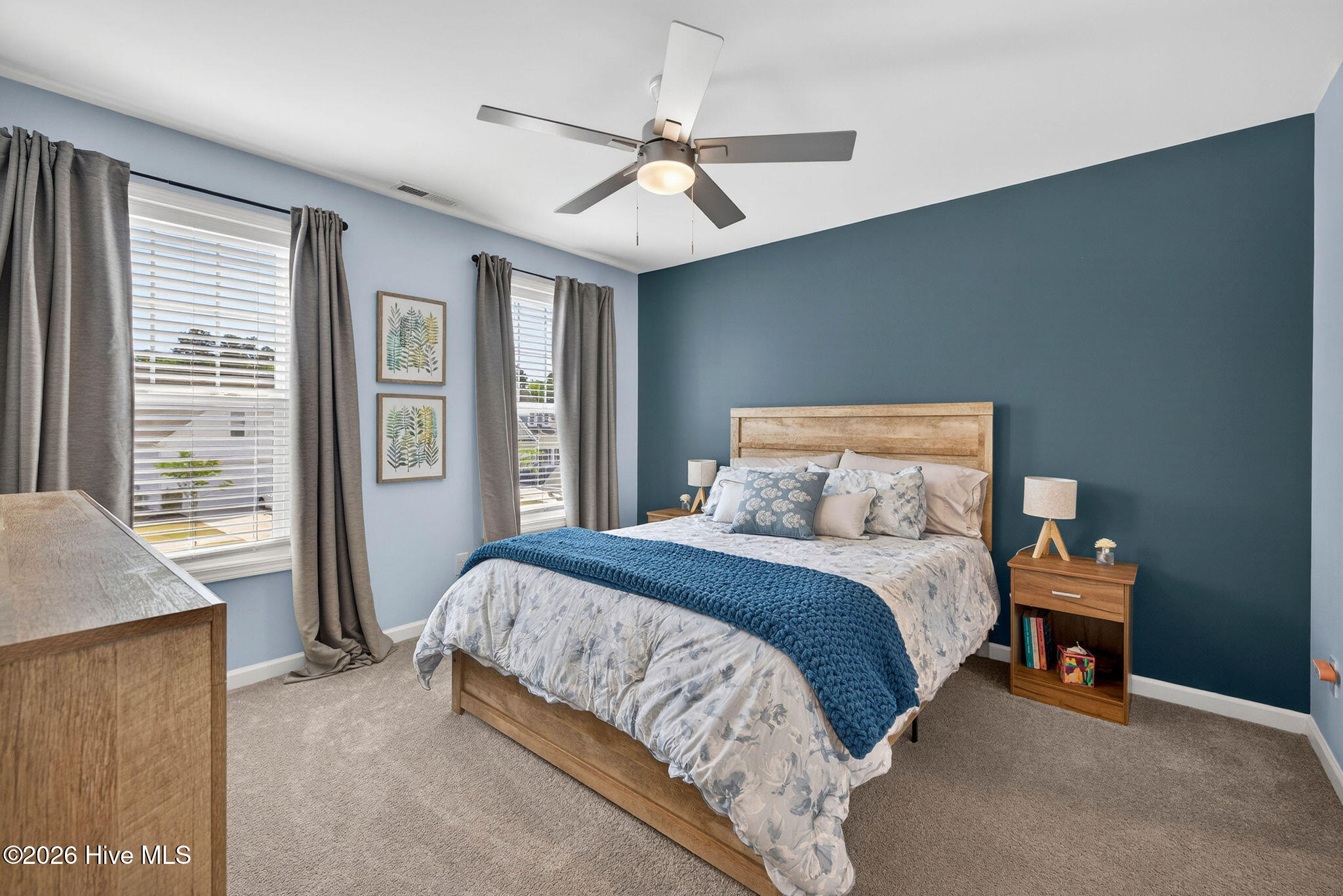 100569620 | Photo 36