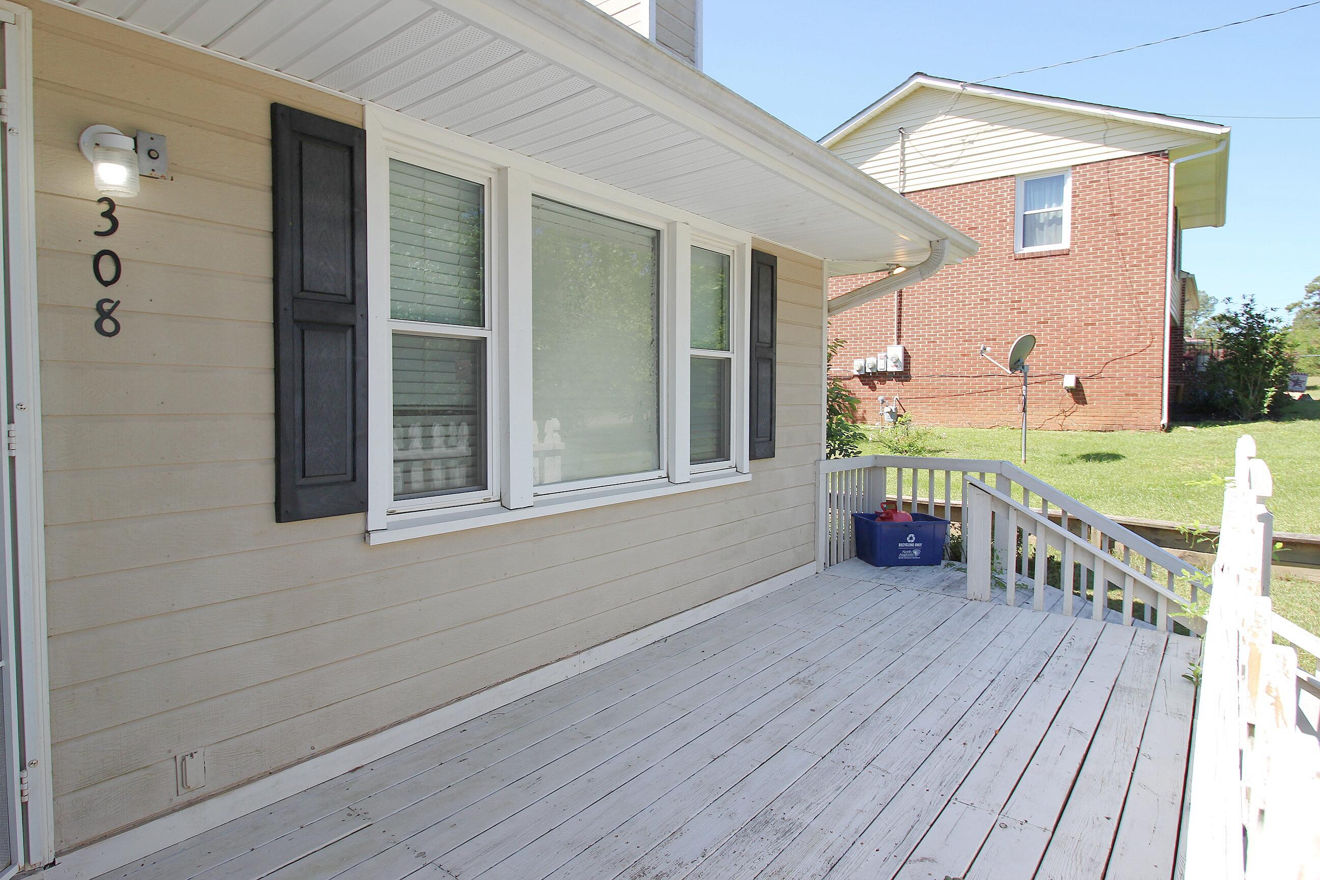 Homes for sale in North Augusta, SC | 308 Bradleyville Road Road, North Augusta, SC 29841 | MLS# 547863