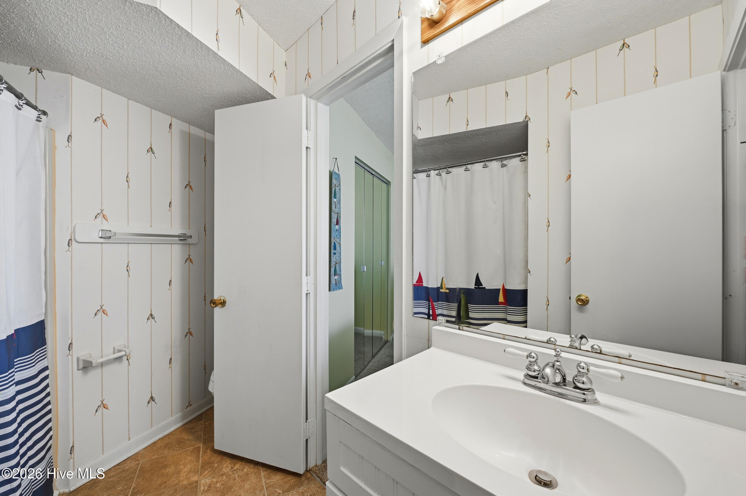 100563284 | Photo 27