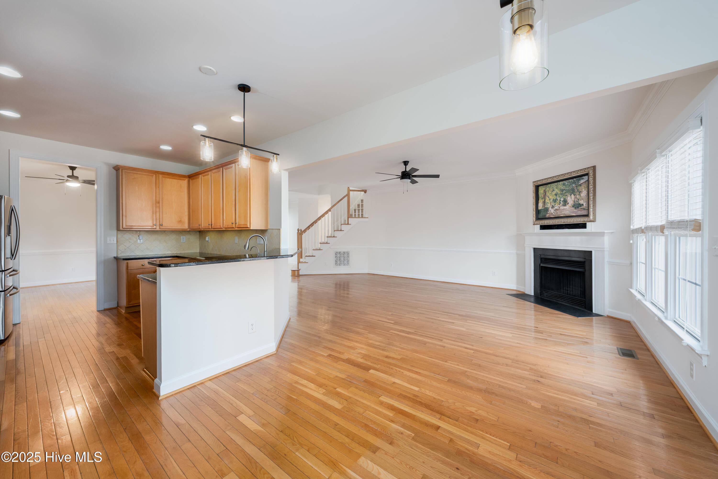 100497692 | Photo 13