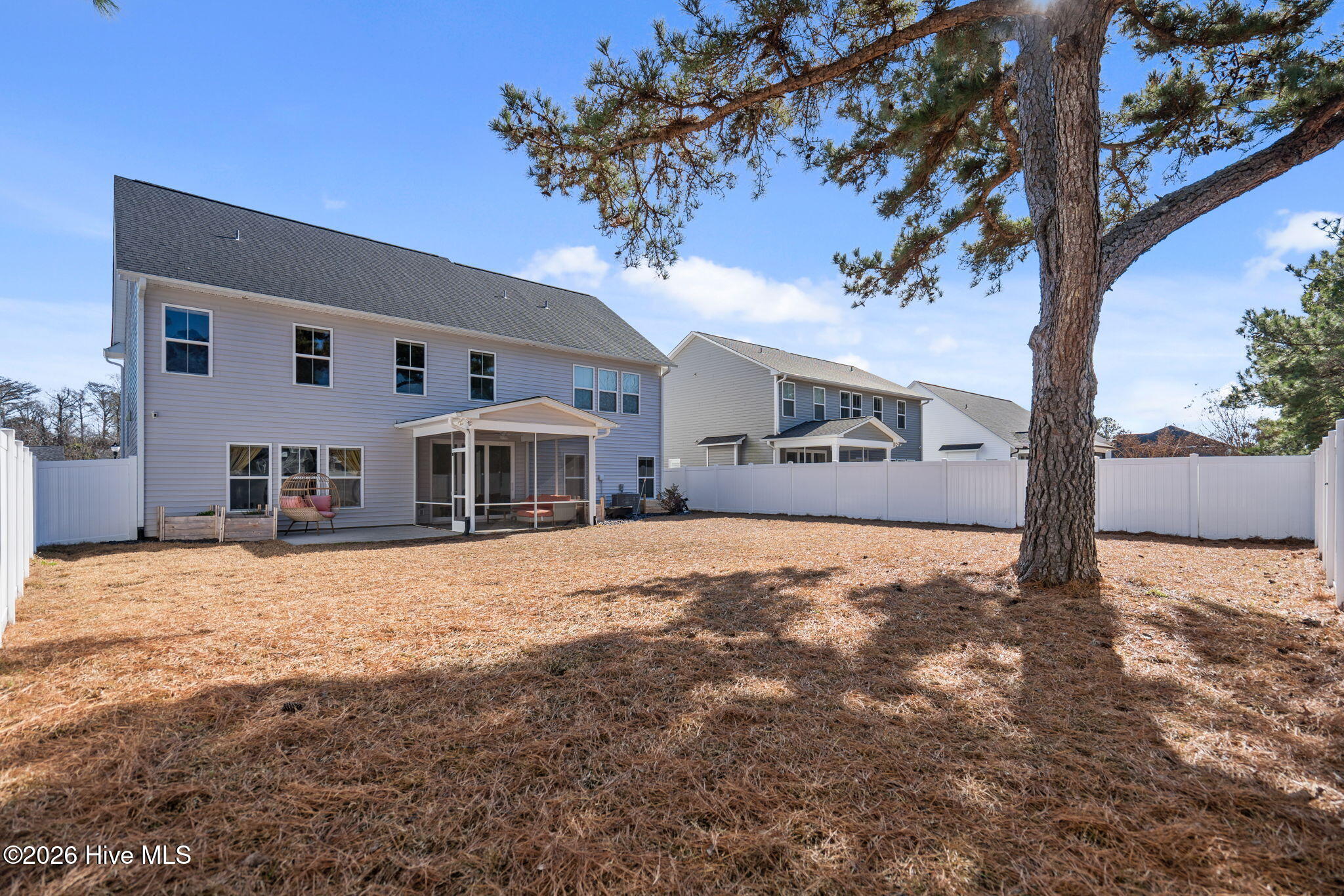 100549684 | Photo 38