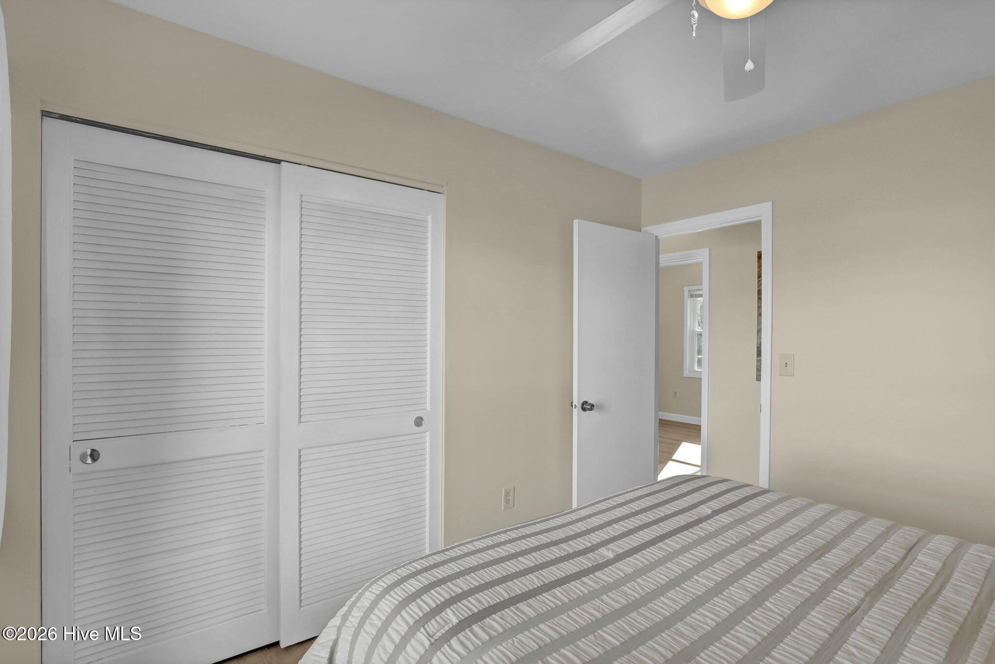 100548180 | Photo 19