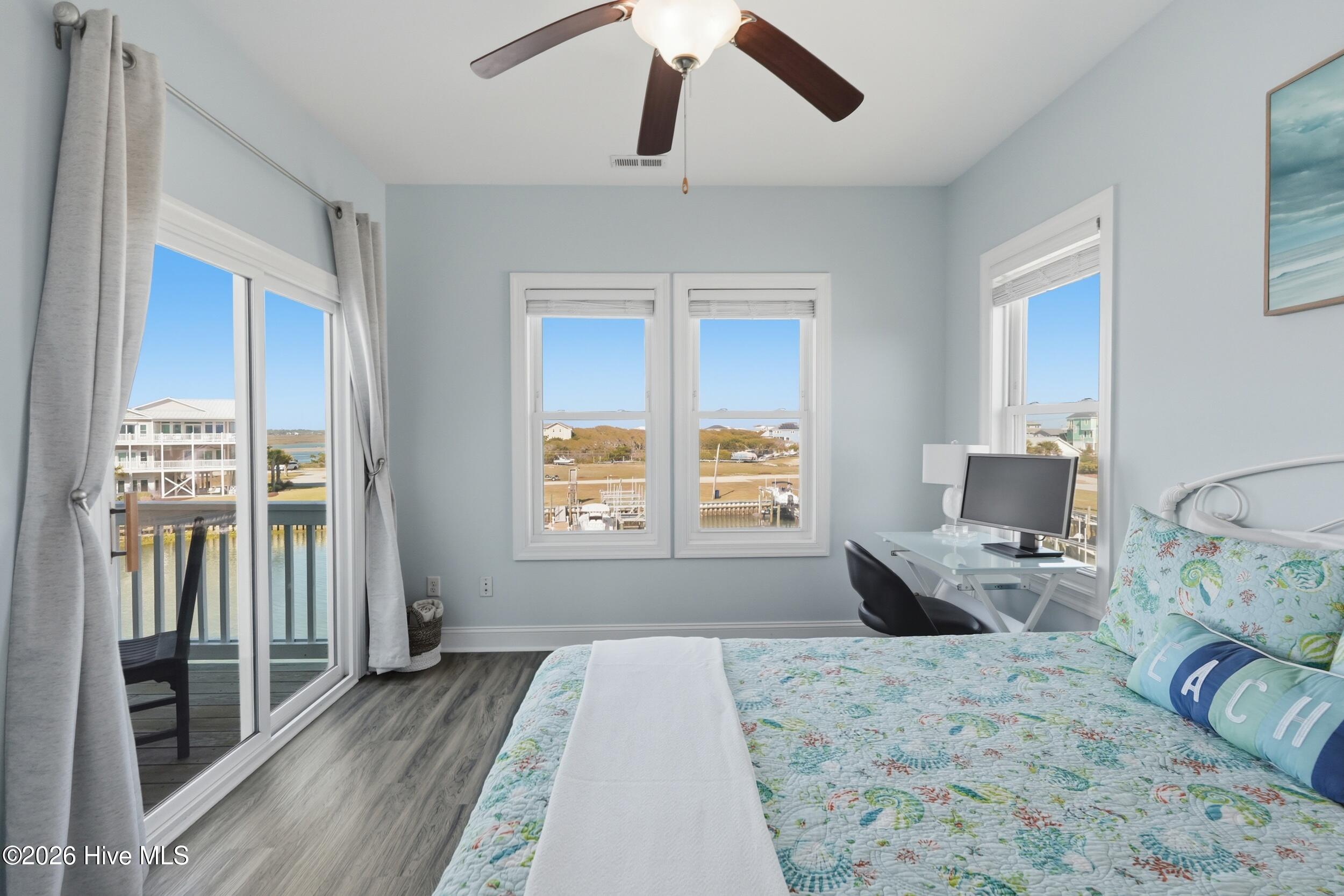 100565871 | Photo 42