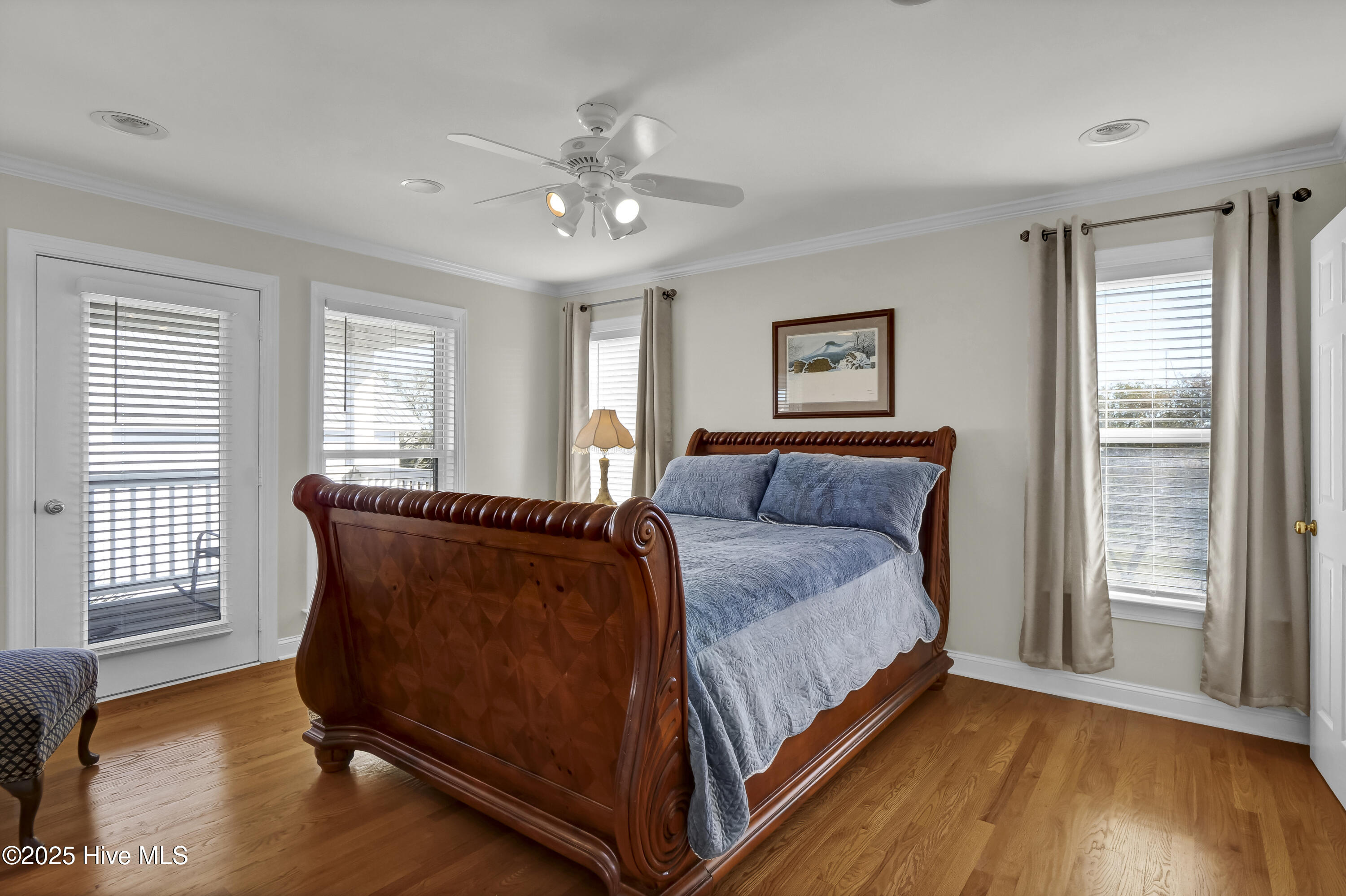 100497628 | Photo 32