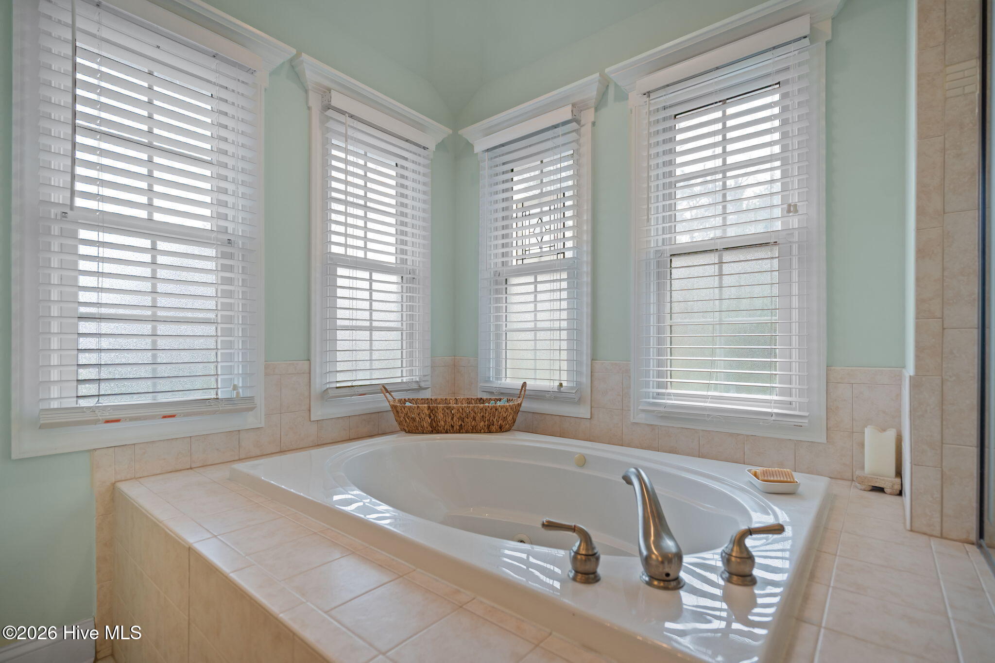 100560775 | Photo 29