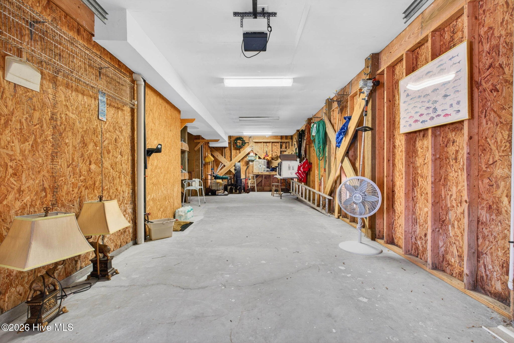 100570658 | Photo 53