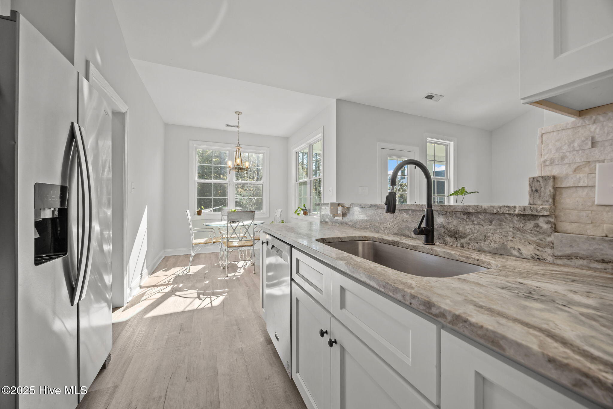 100541215 | Photo 11