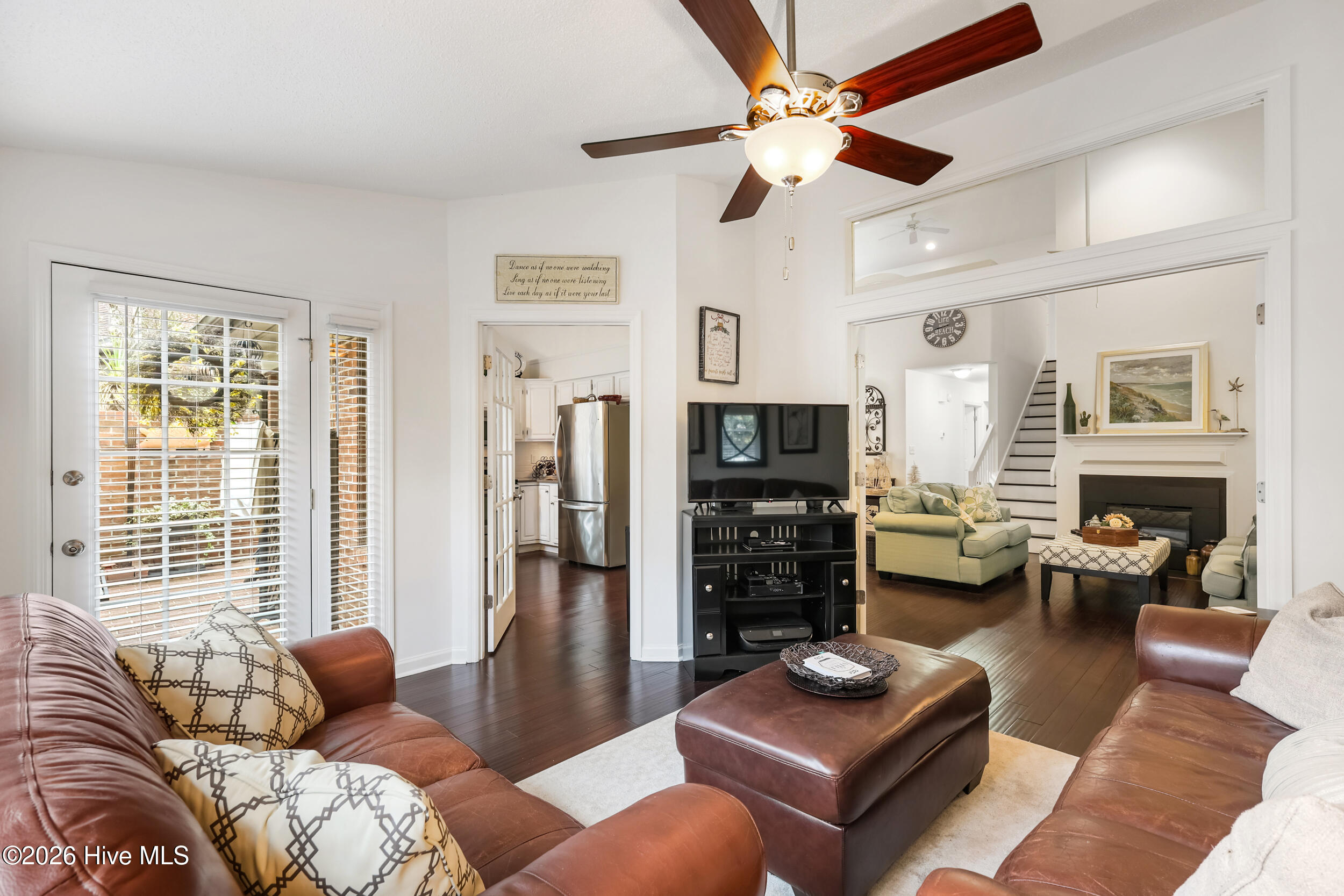 100557984 | Photo 15