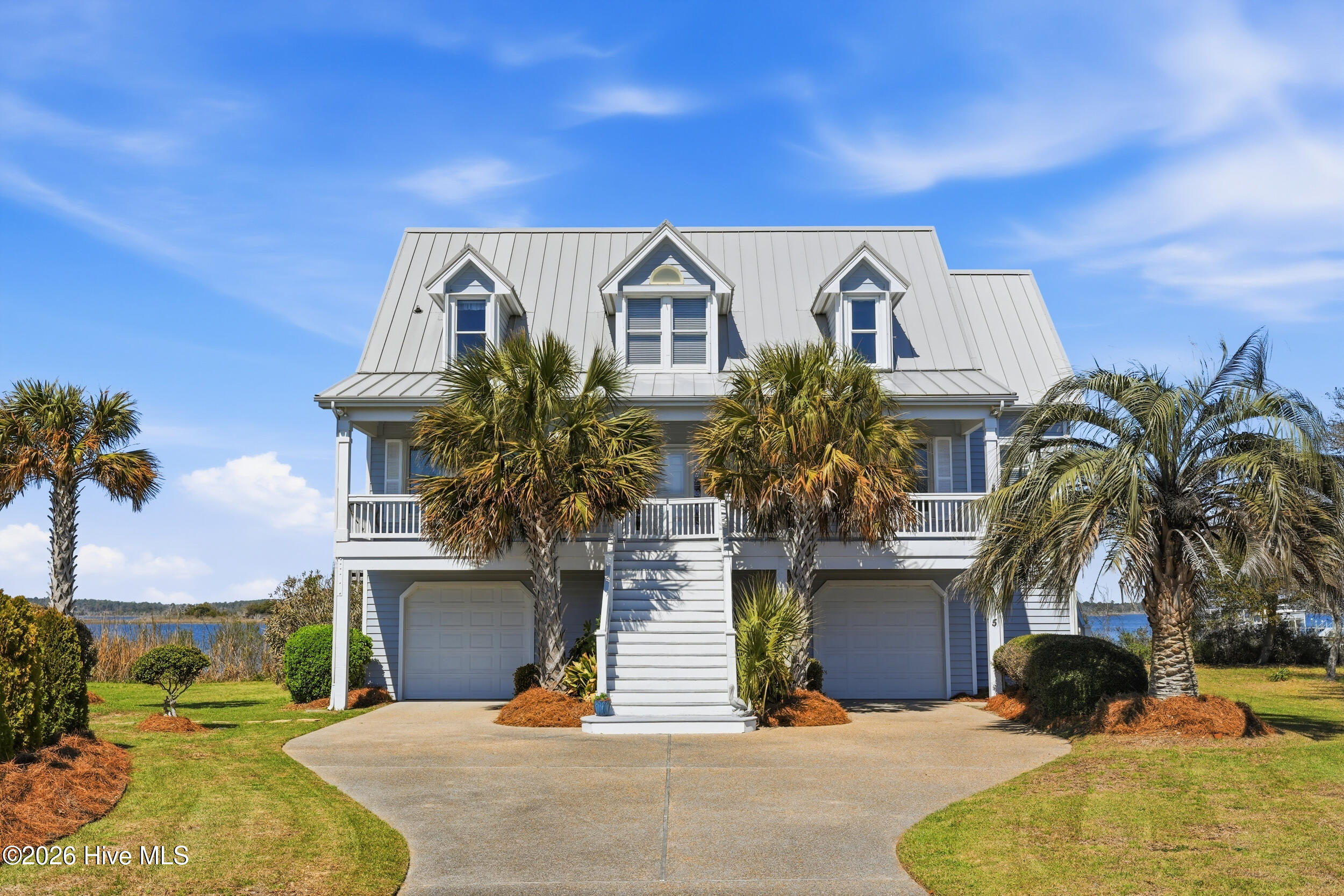 100561994 | Photo 83