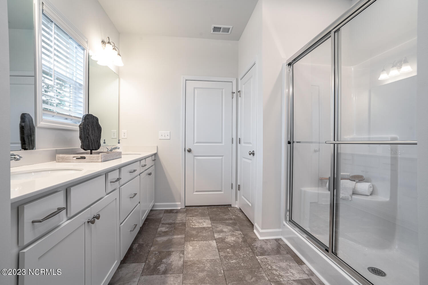 100517567 | Photo 50