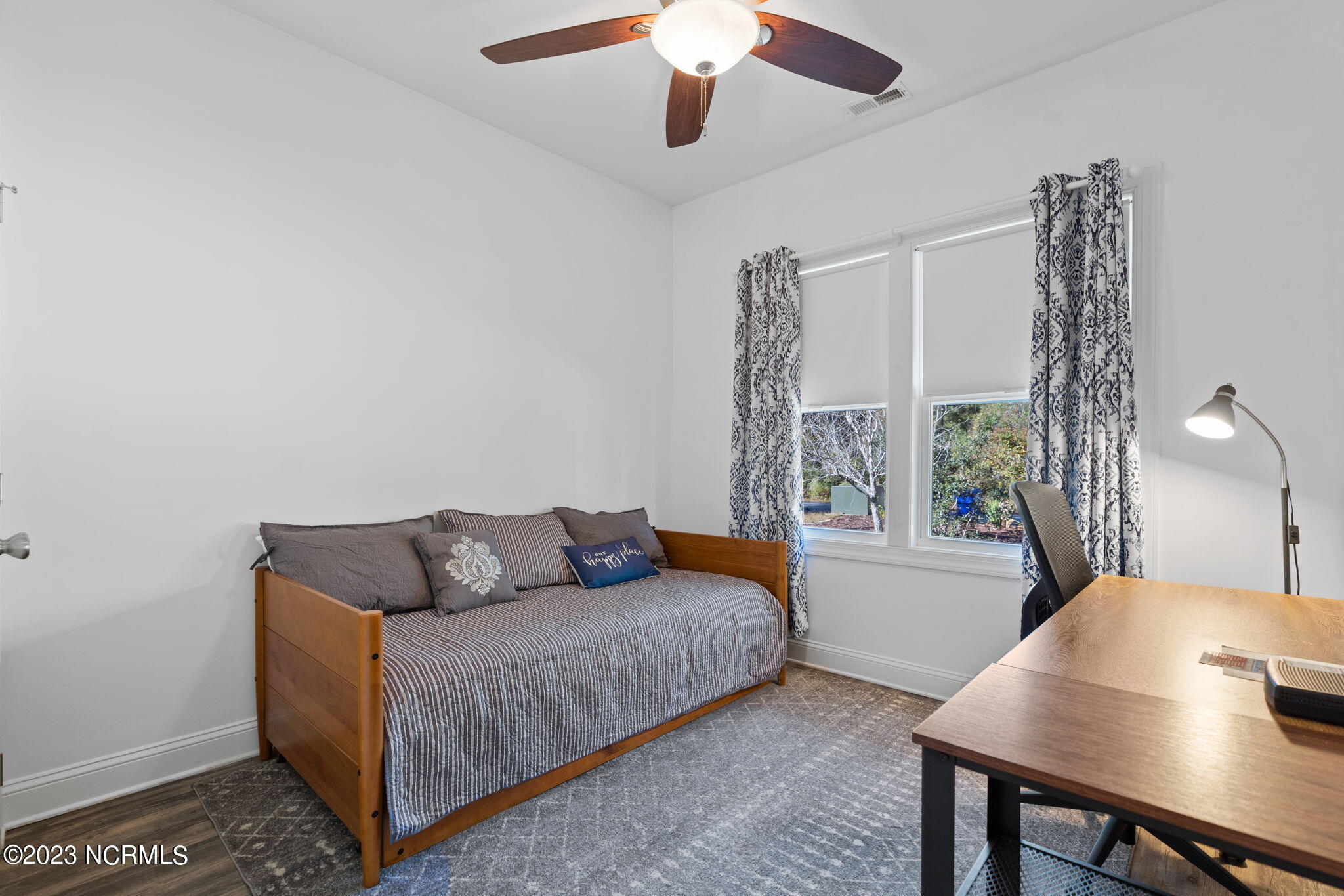 100568297 | Photo 21