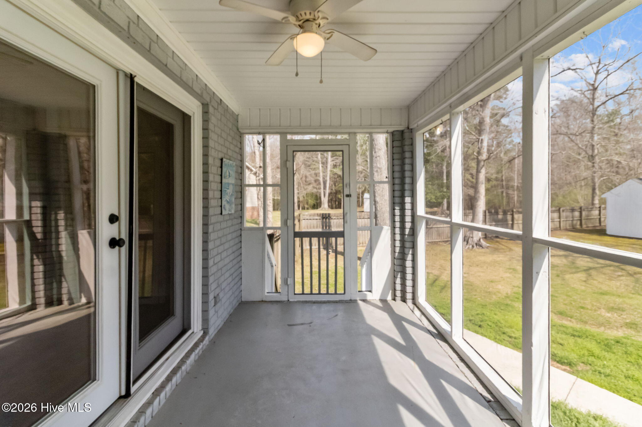 100560043 | Photo 42