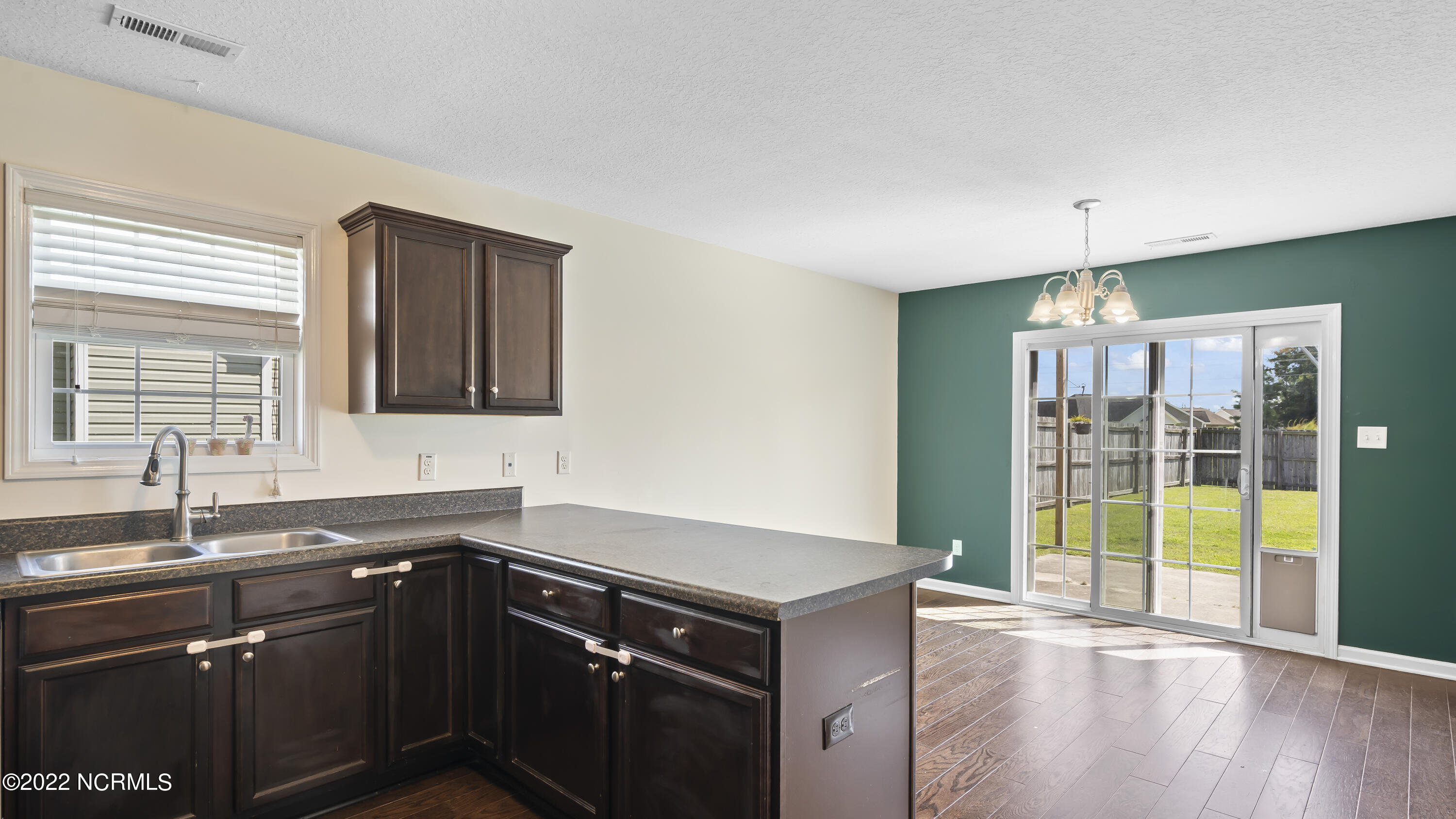 100566644 | Photo 14