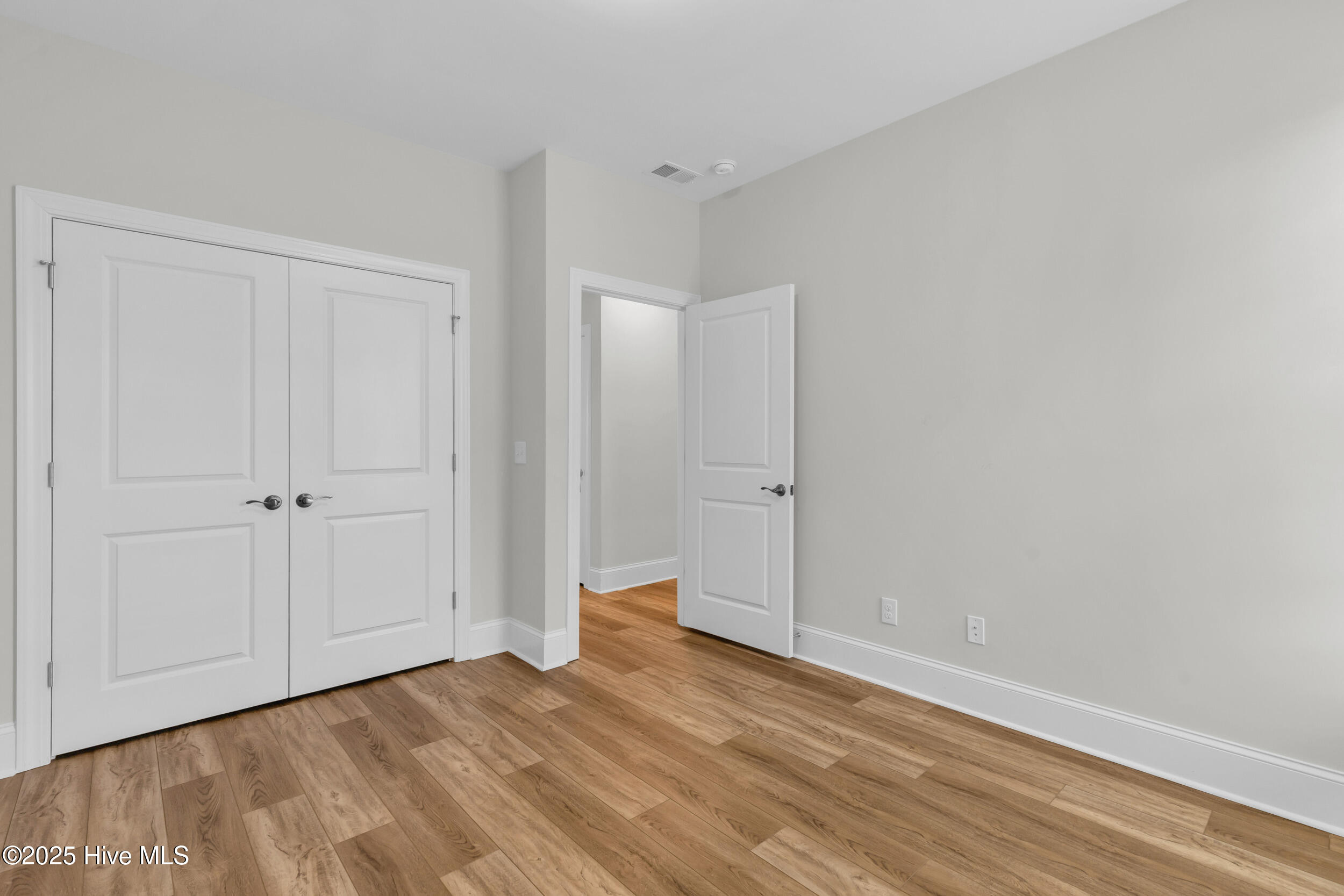 100532615 | Photo 25