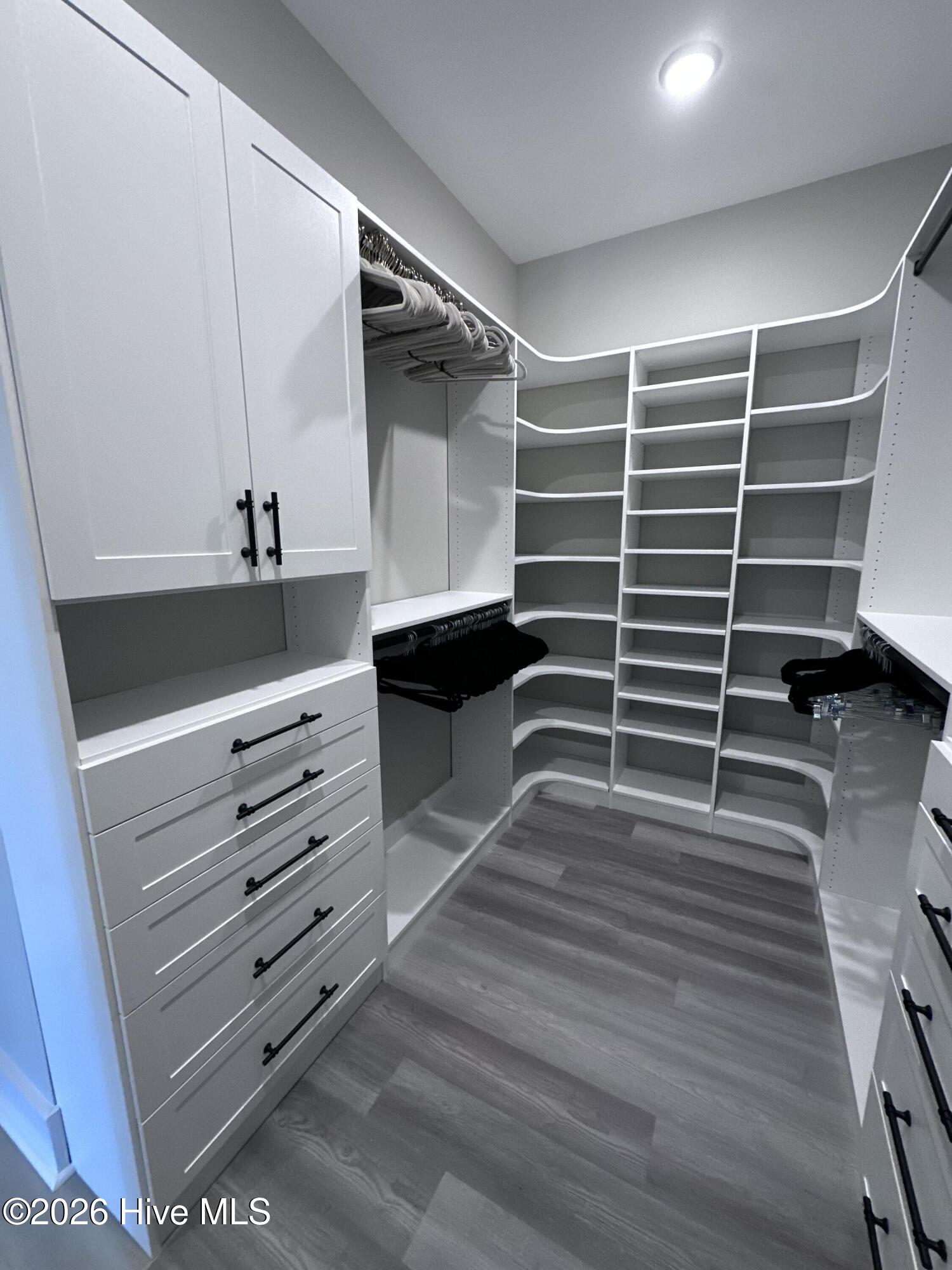 100554448 | Photo 24