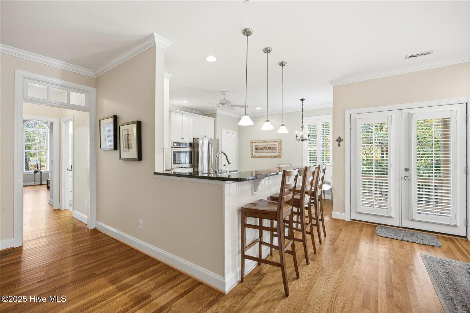 100543619 | Photo 12