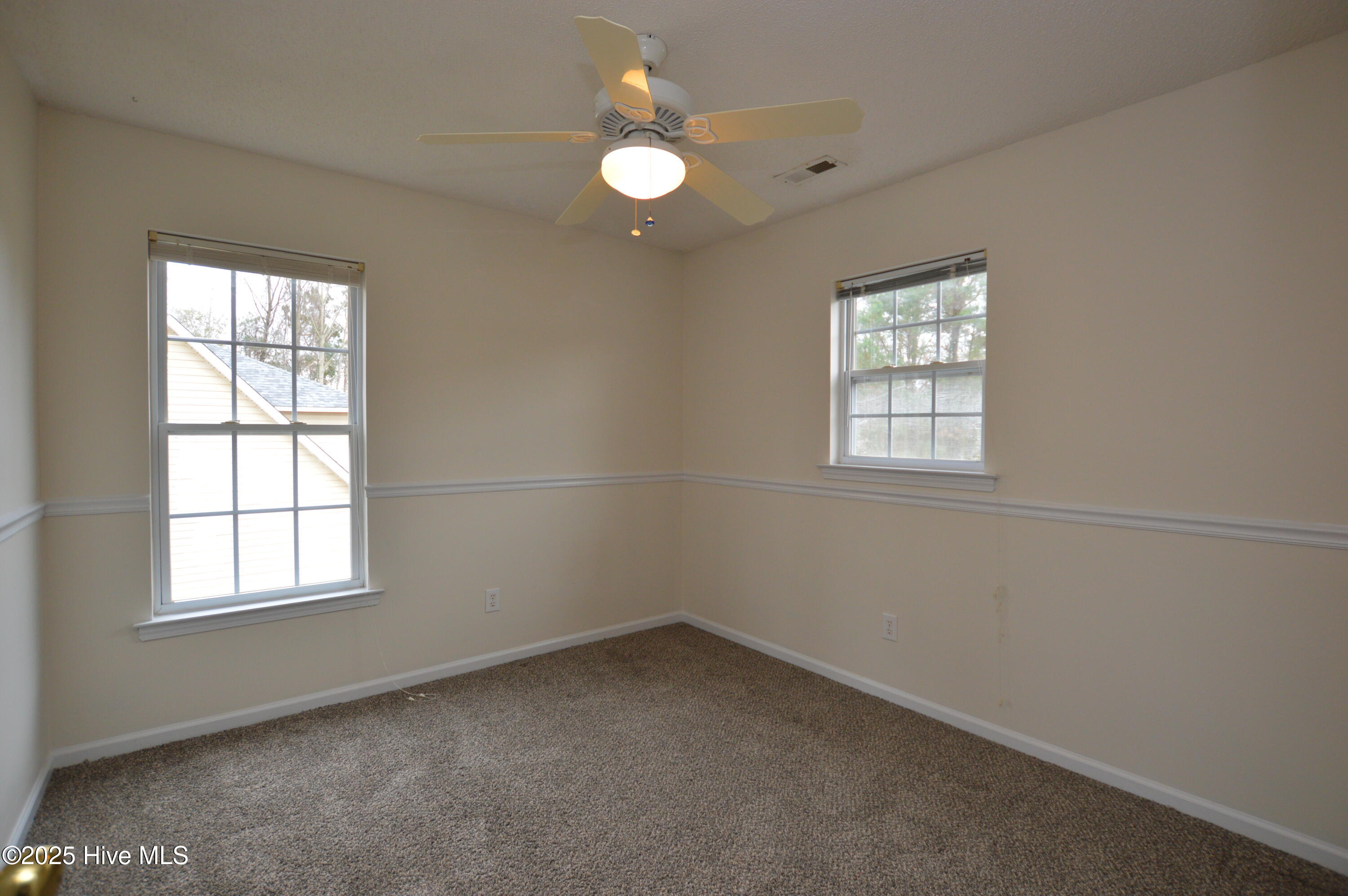 100532457 | Photo 14