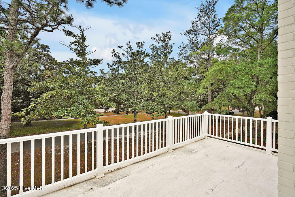 100528025 | Photo 25